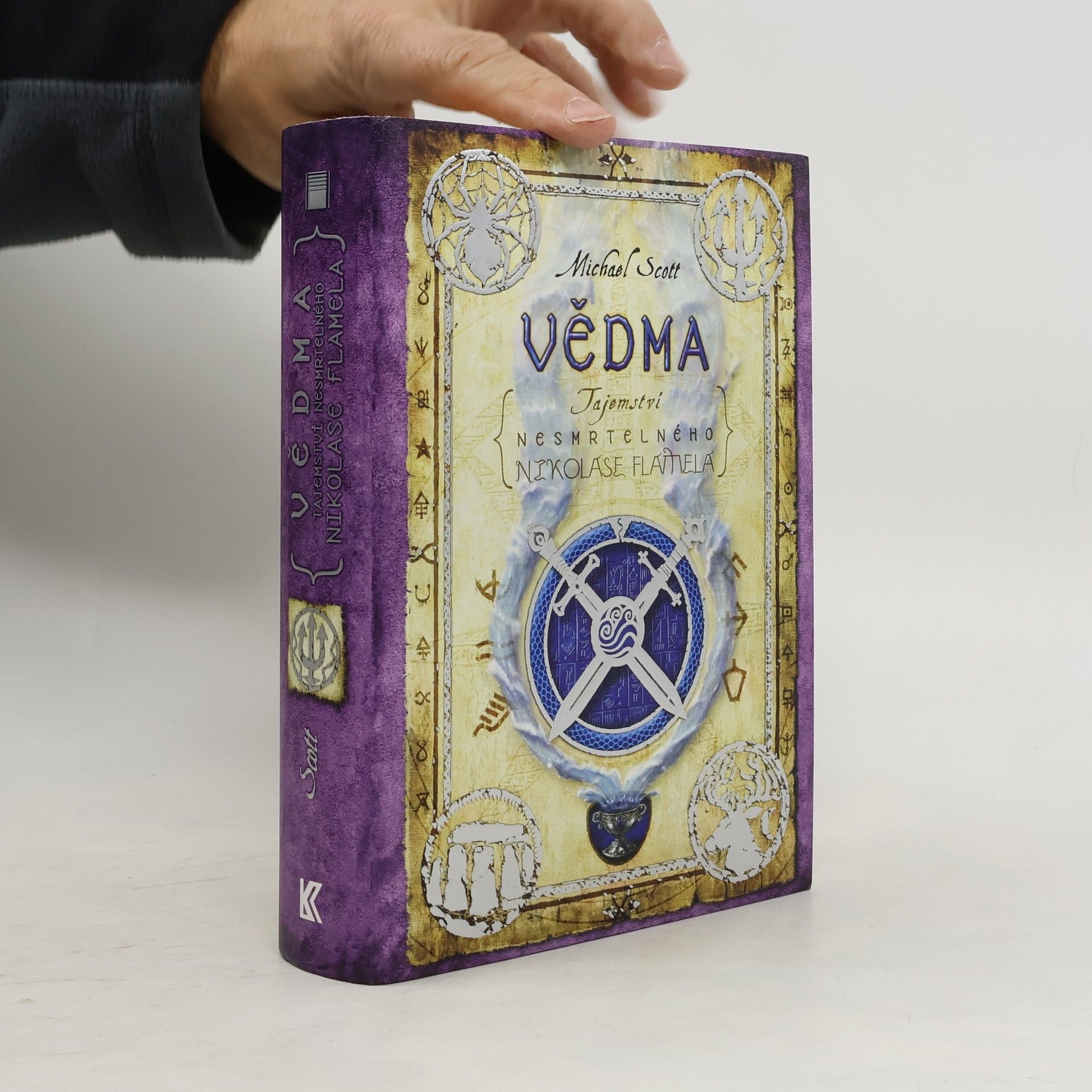 Michael Scott Tajemství nesmrtelného Nikolase Flamela. Vědma