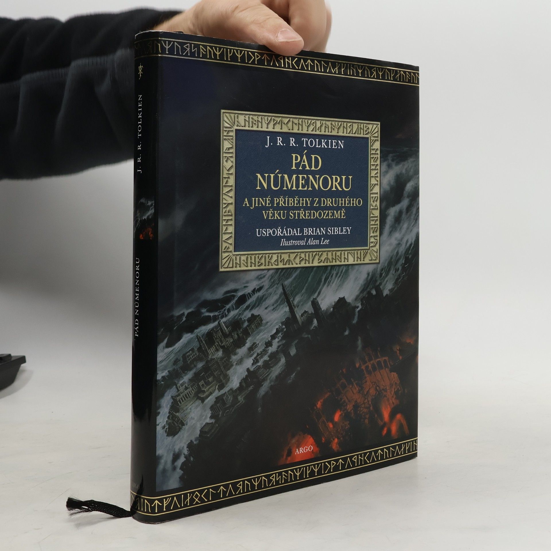 J. R. R. Tolkien Pád Númenoru a jiné příběhy z druhého věku Středozemě