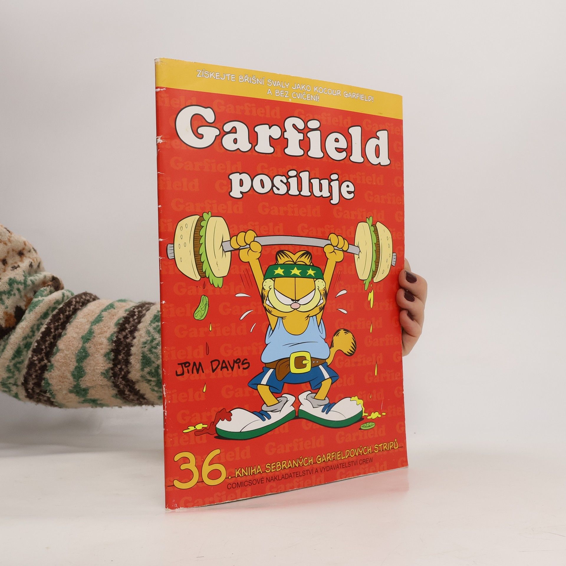 Jim Davis Garfield posiluje
