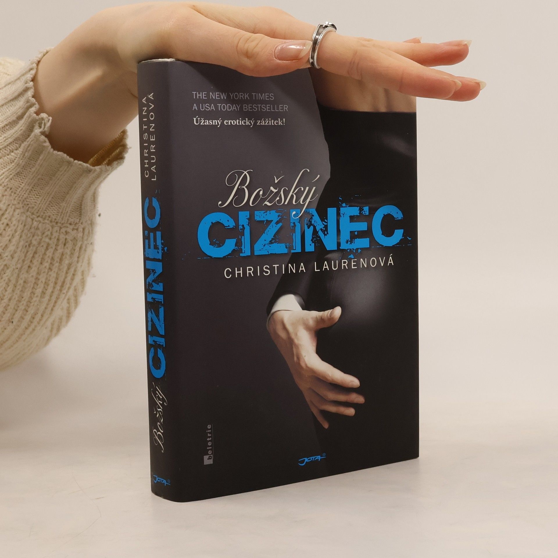 Christina Lauren Božský cizinec