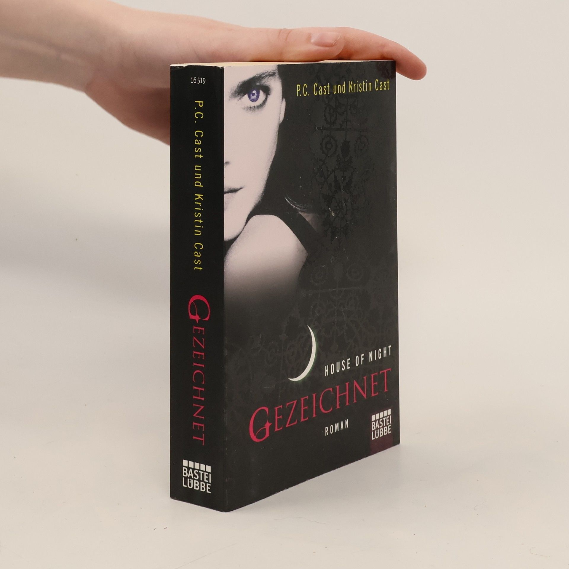 Phyllis Christine Cast Gezeichnet