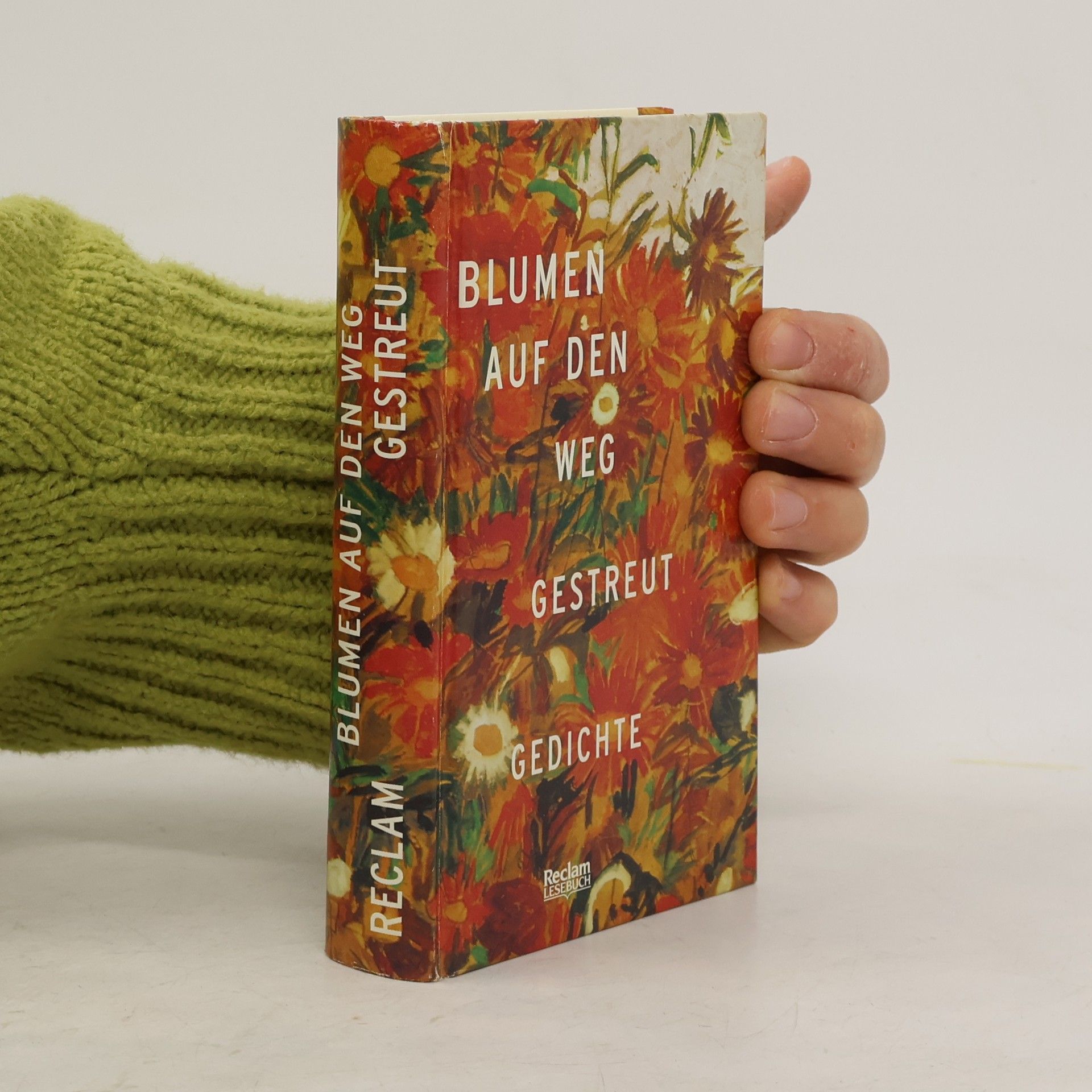 Blumen auf den Weg gestreut