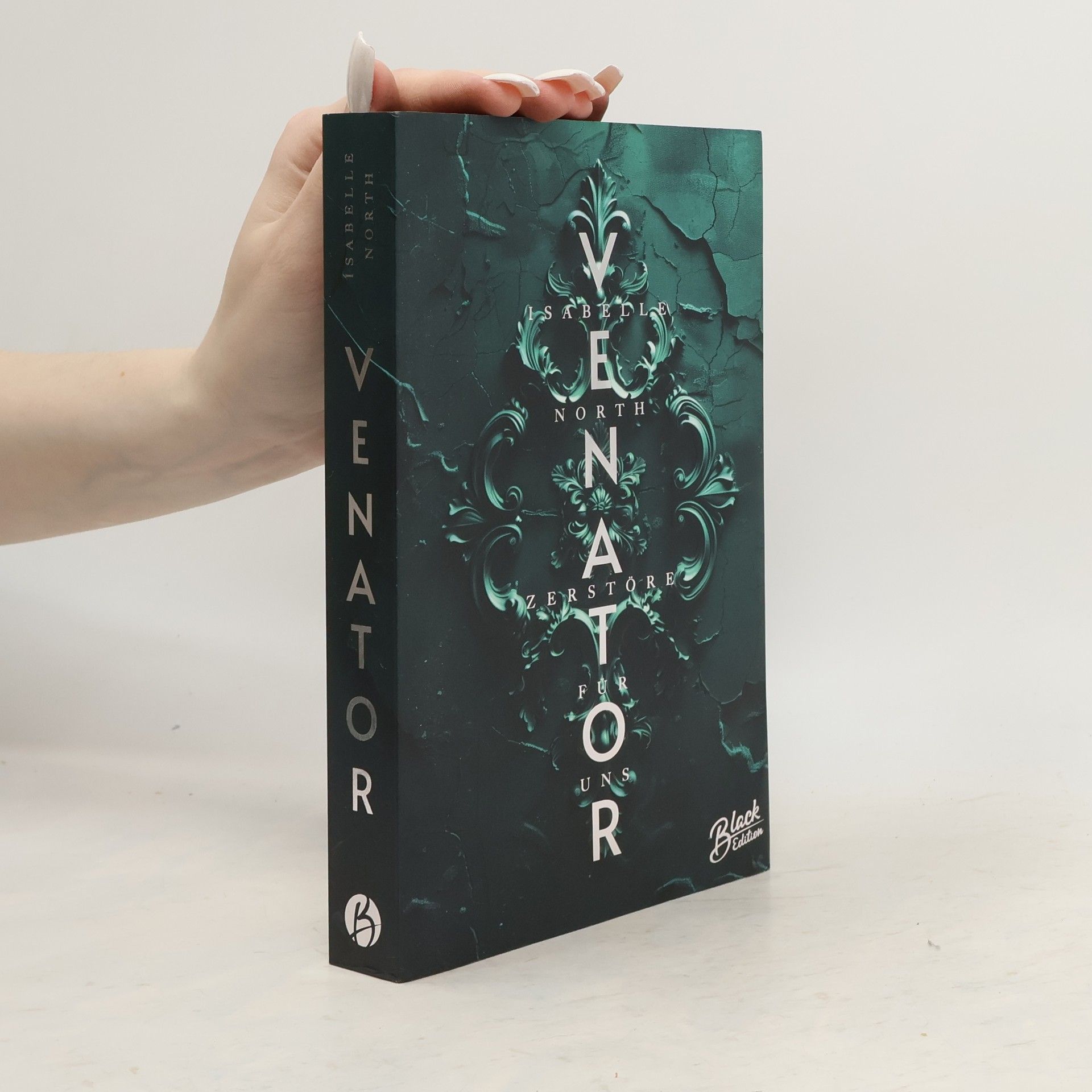 Isabelle North Venator Venator