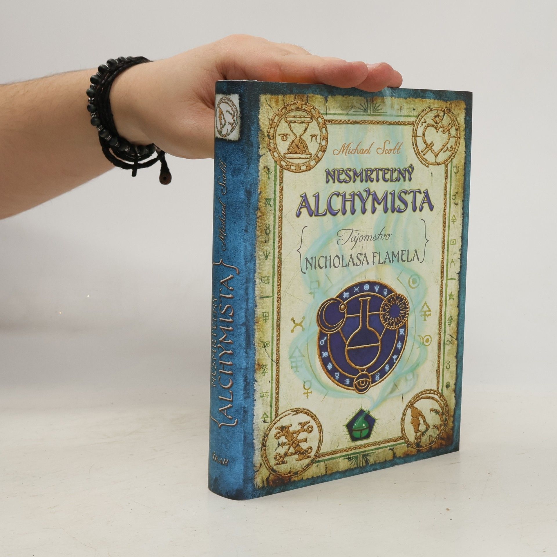 Michael Scott Nesmrteľný alchymista - tajomstvo Nicholasa Flamela