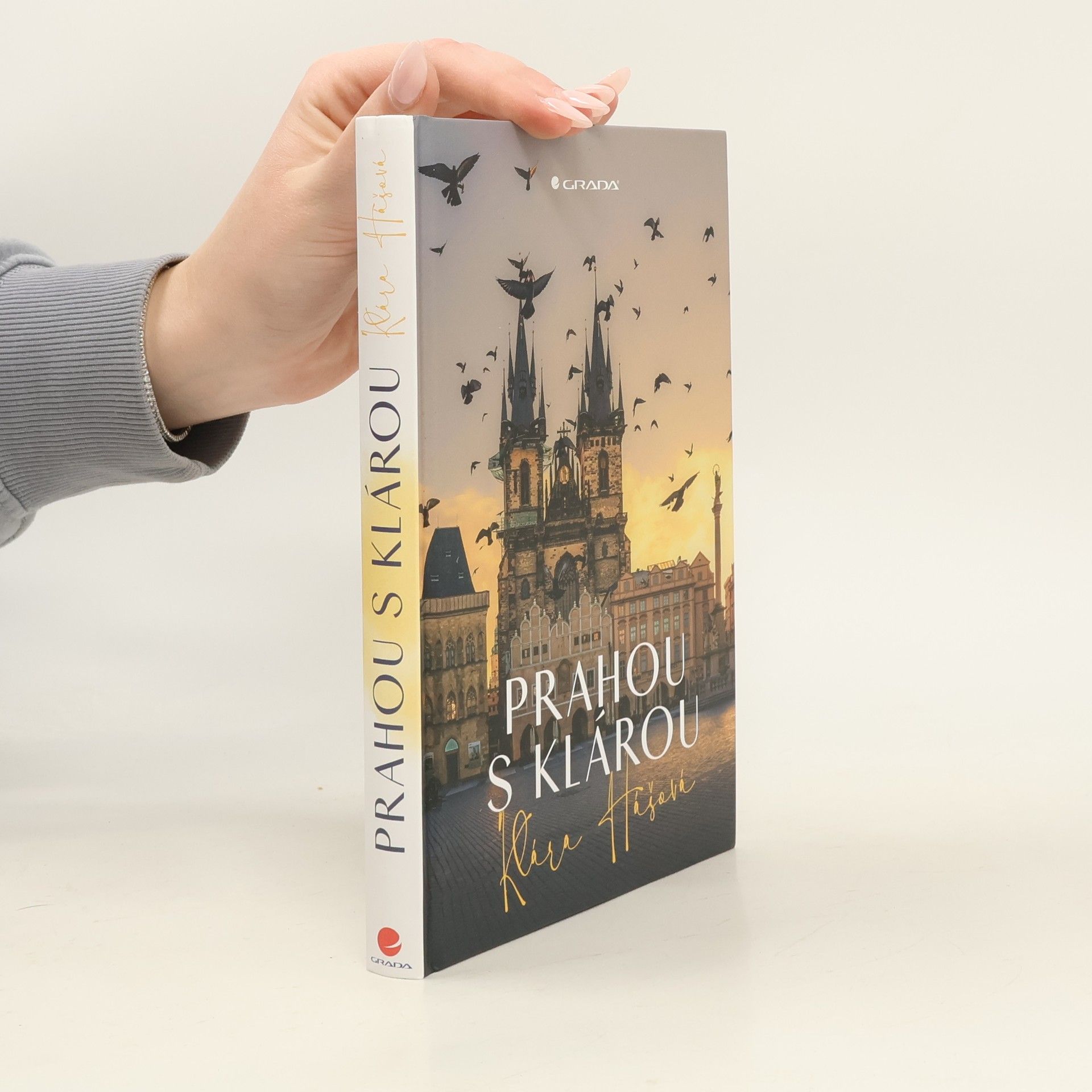 Klára Hášová Prahou s Klárou