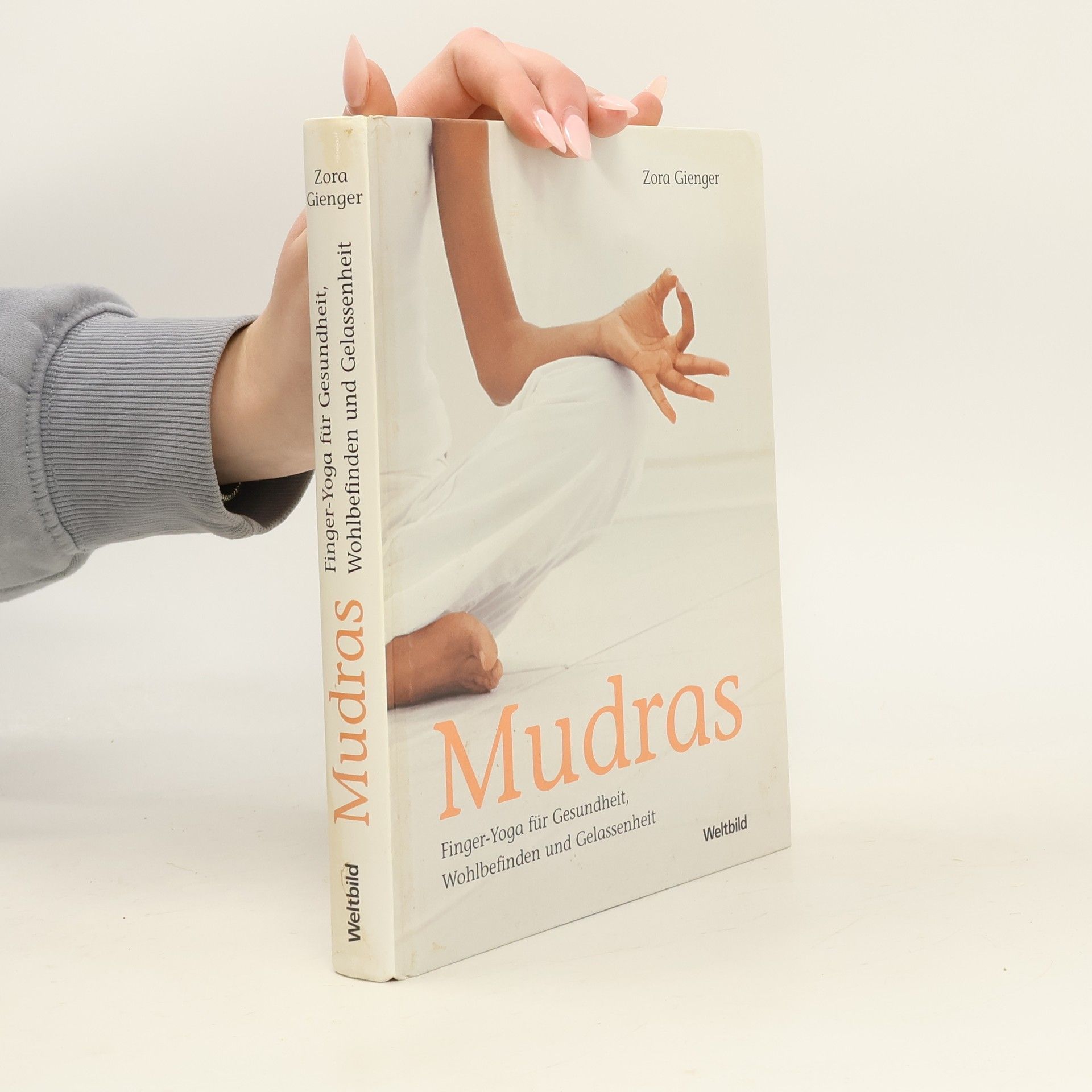 Zora Gienger Mudras