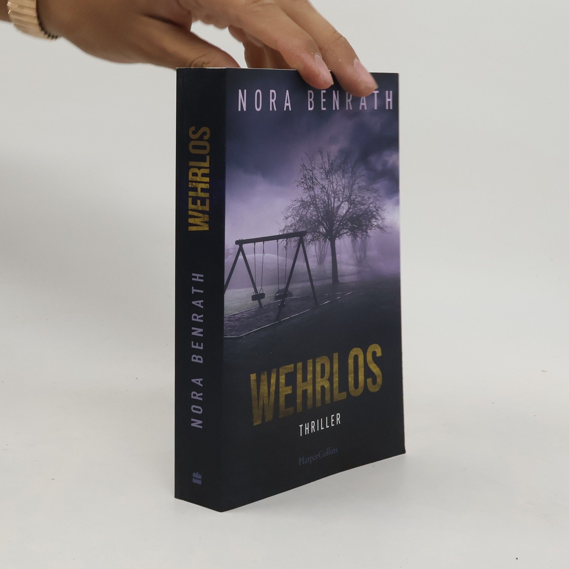Nora Benrath Wehrlos
