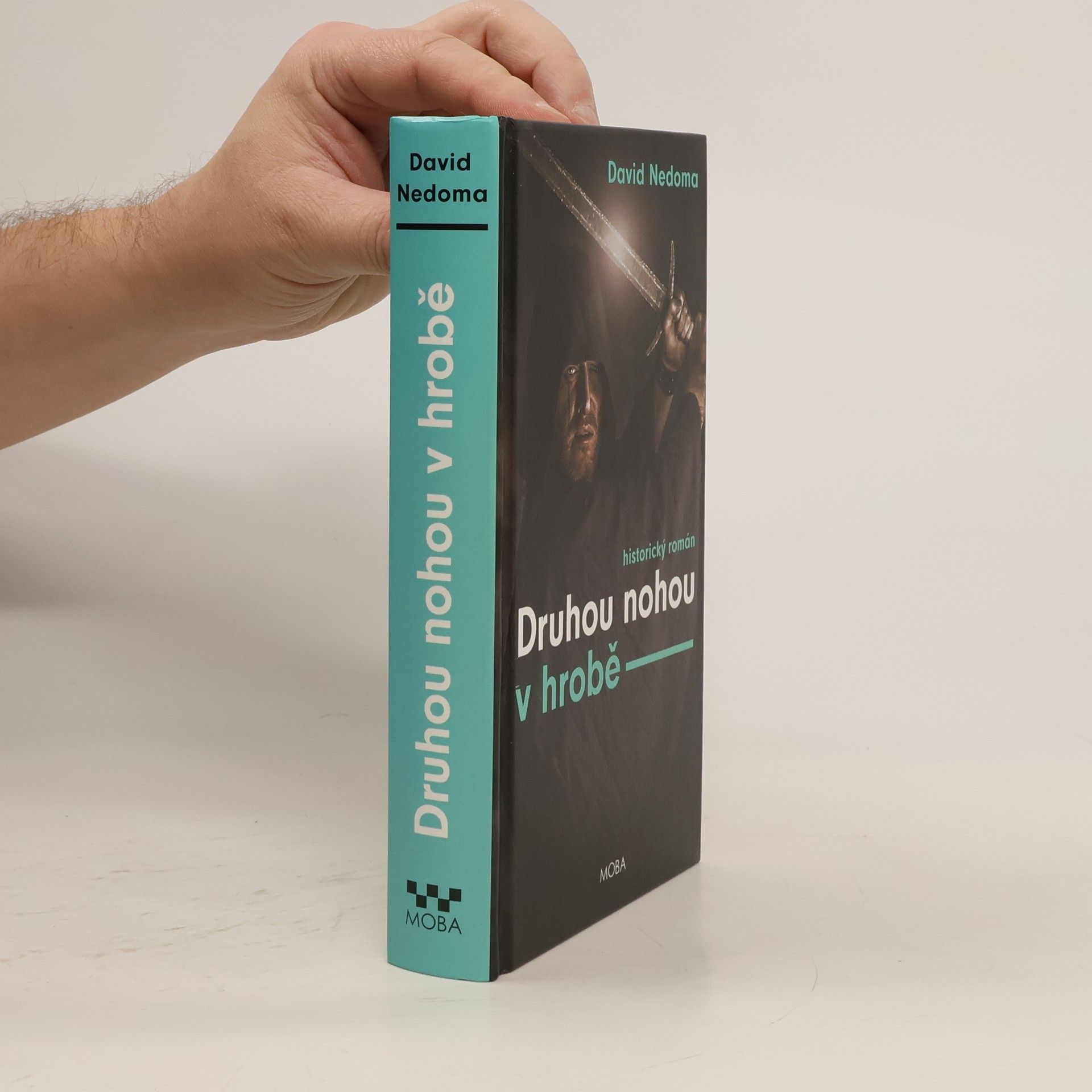 Druhou nohou v hrobě