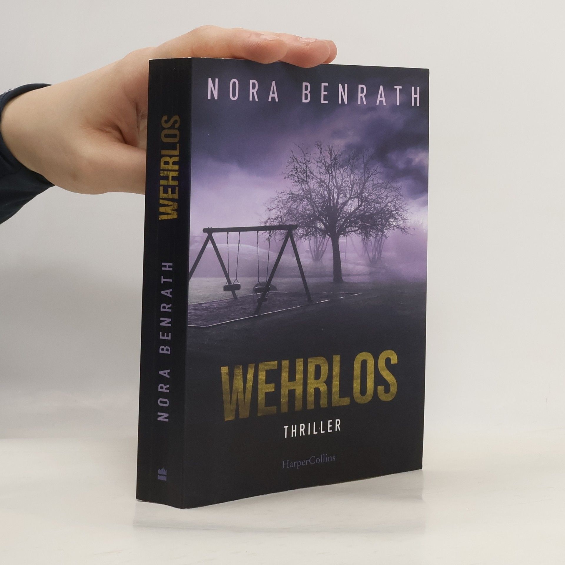 Nora Benrath Wehrlos