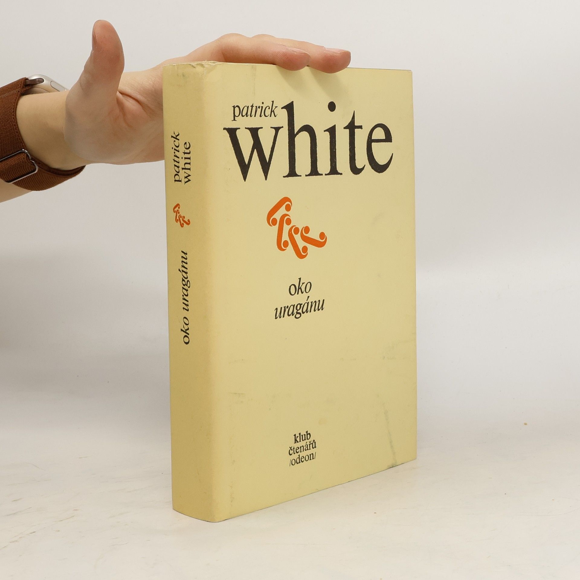 Patrick White Oko uragánu