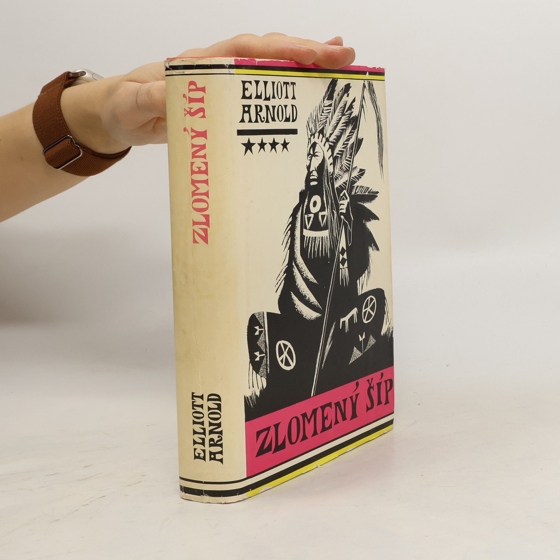 Arnold Elliot Zlomený šíp