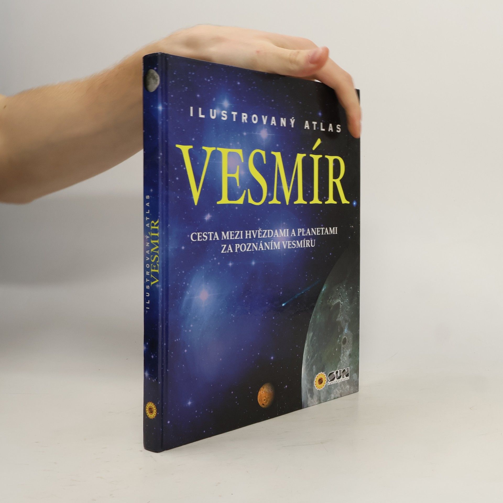 Jiří Mizera Ilustrovaný atlas vesmíru. Cesta mezi hvězdami a planetami za poznáním vesmíru