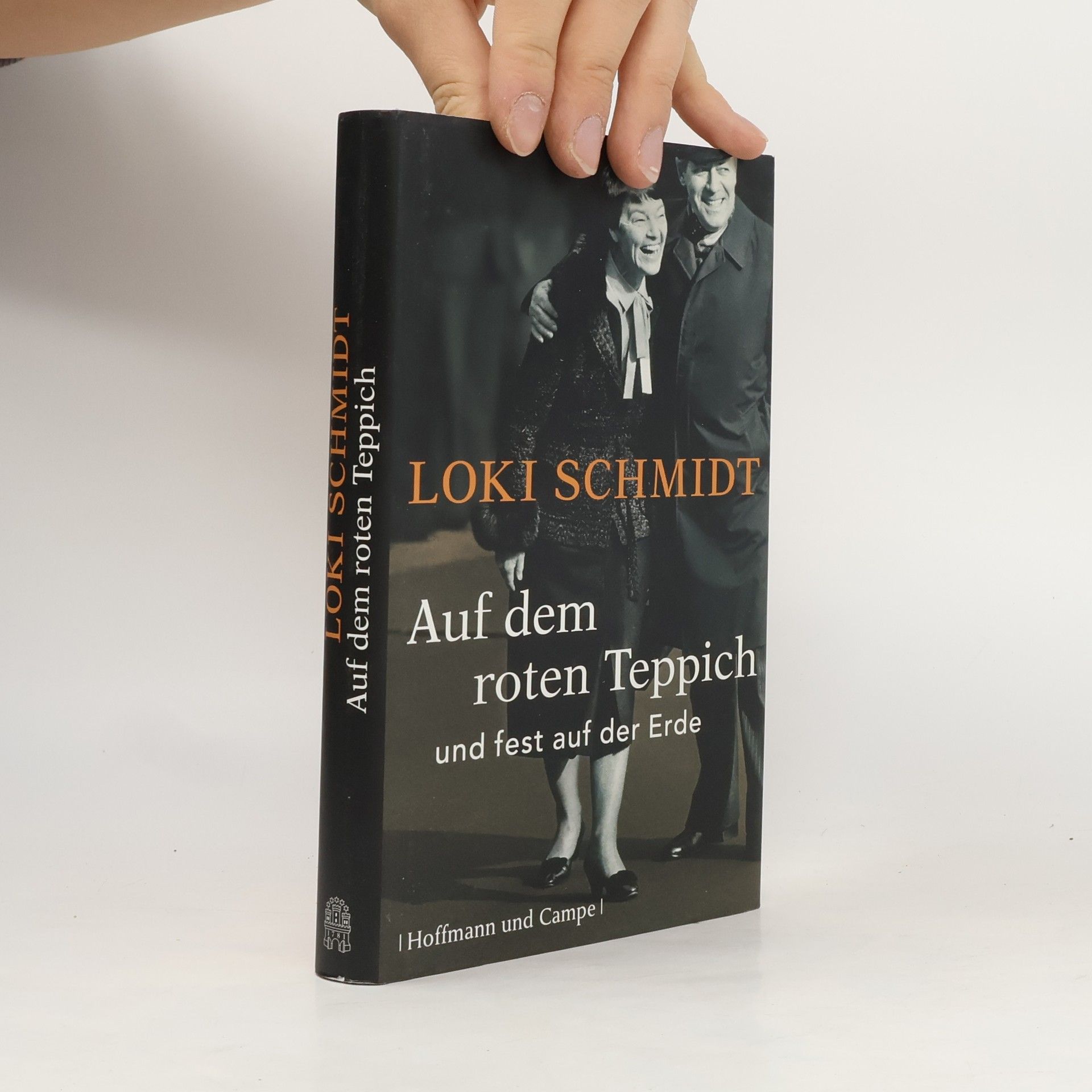 Loki Schmidt Auf dem roten Teppich und fest auf der Erde