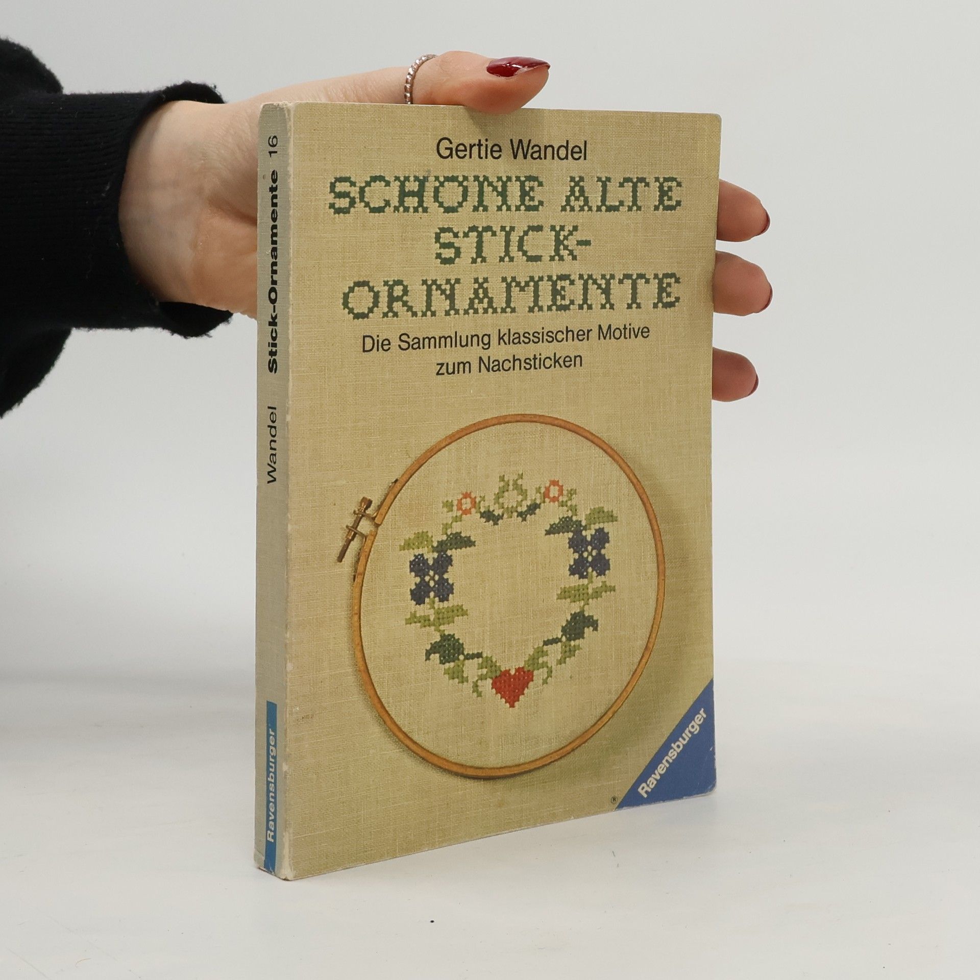 Gertie Wandel Schöne alte Stick-Ornamente