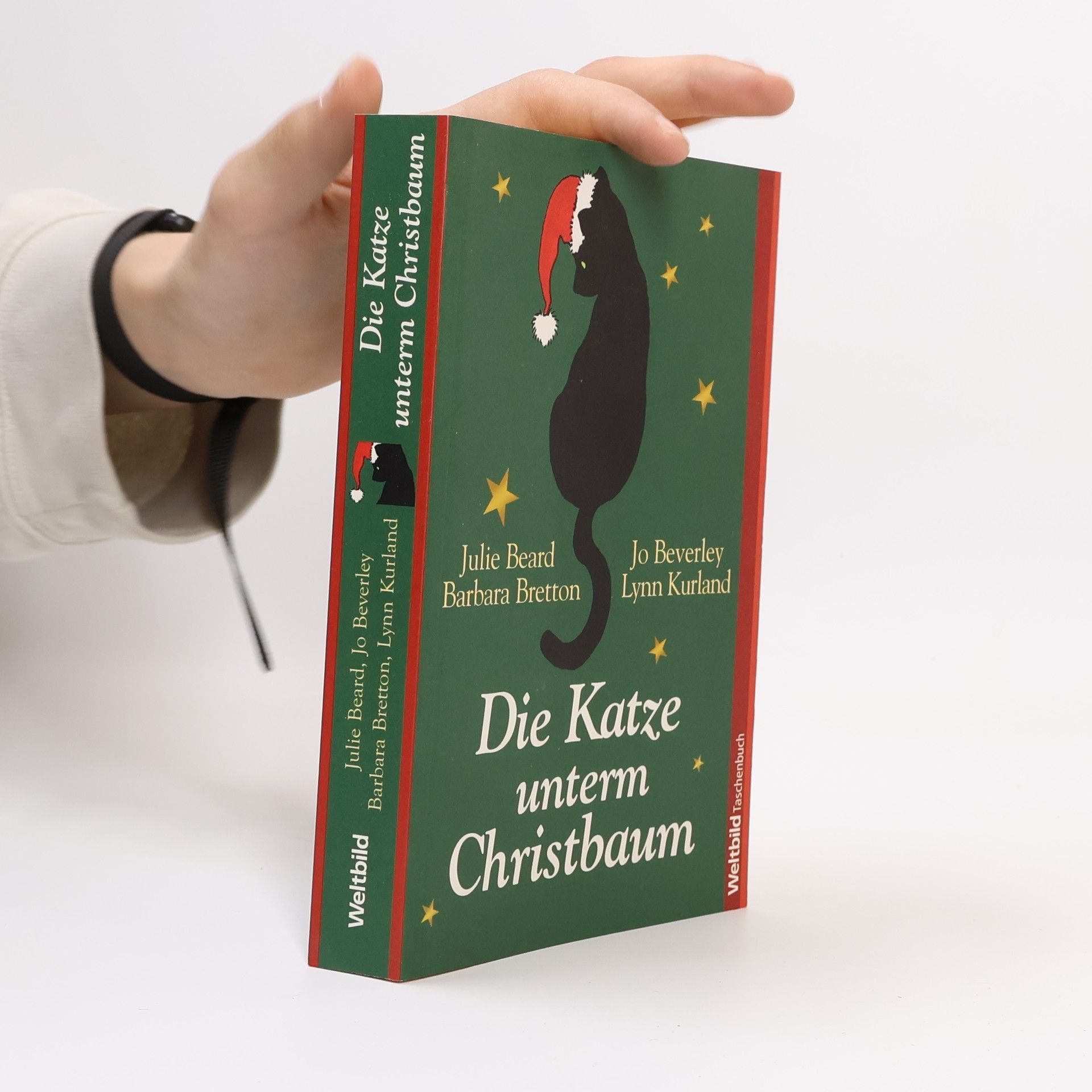 Die Katze unterm Christbaum