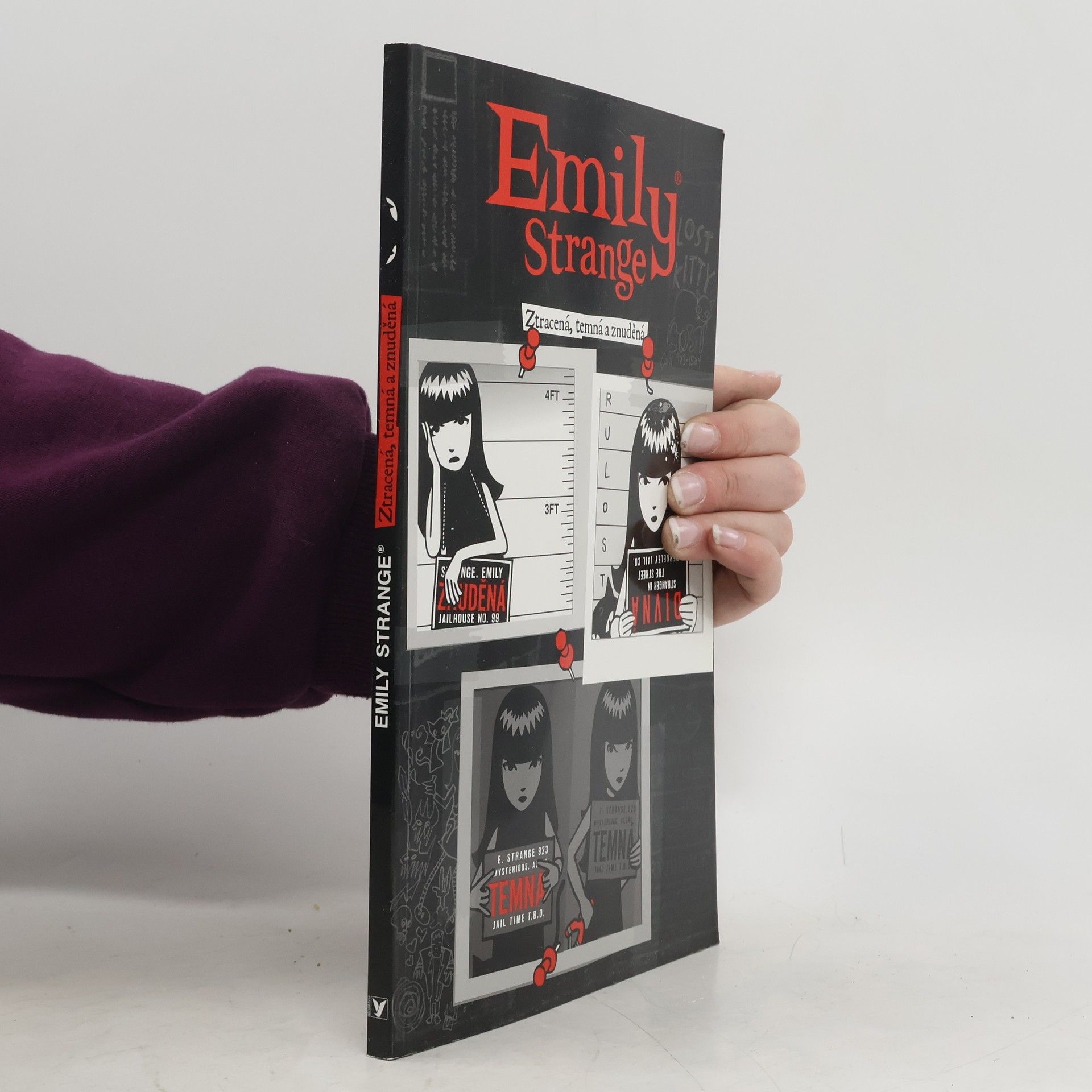 Emily Strange. Ztracená, temná a znuděná