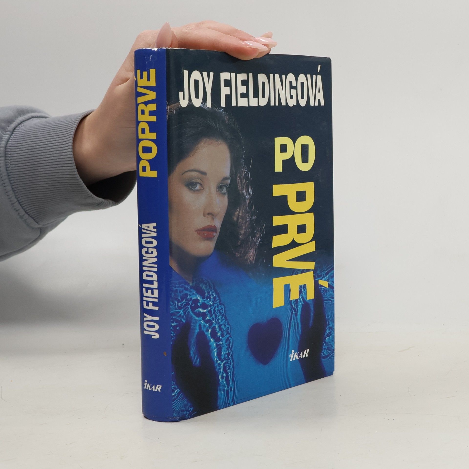 Joy Fielding Poprvé