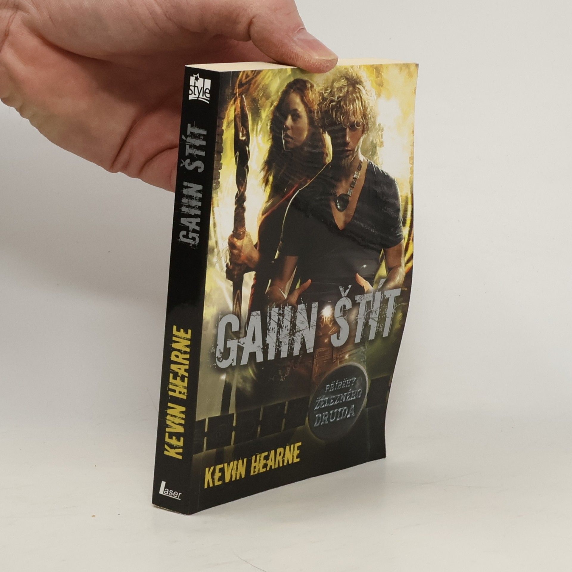 Kevin Hearne Gaiin štít