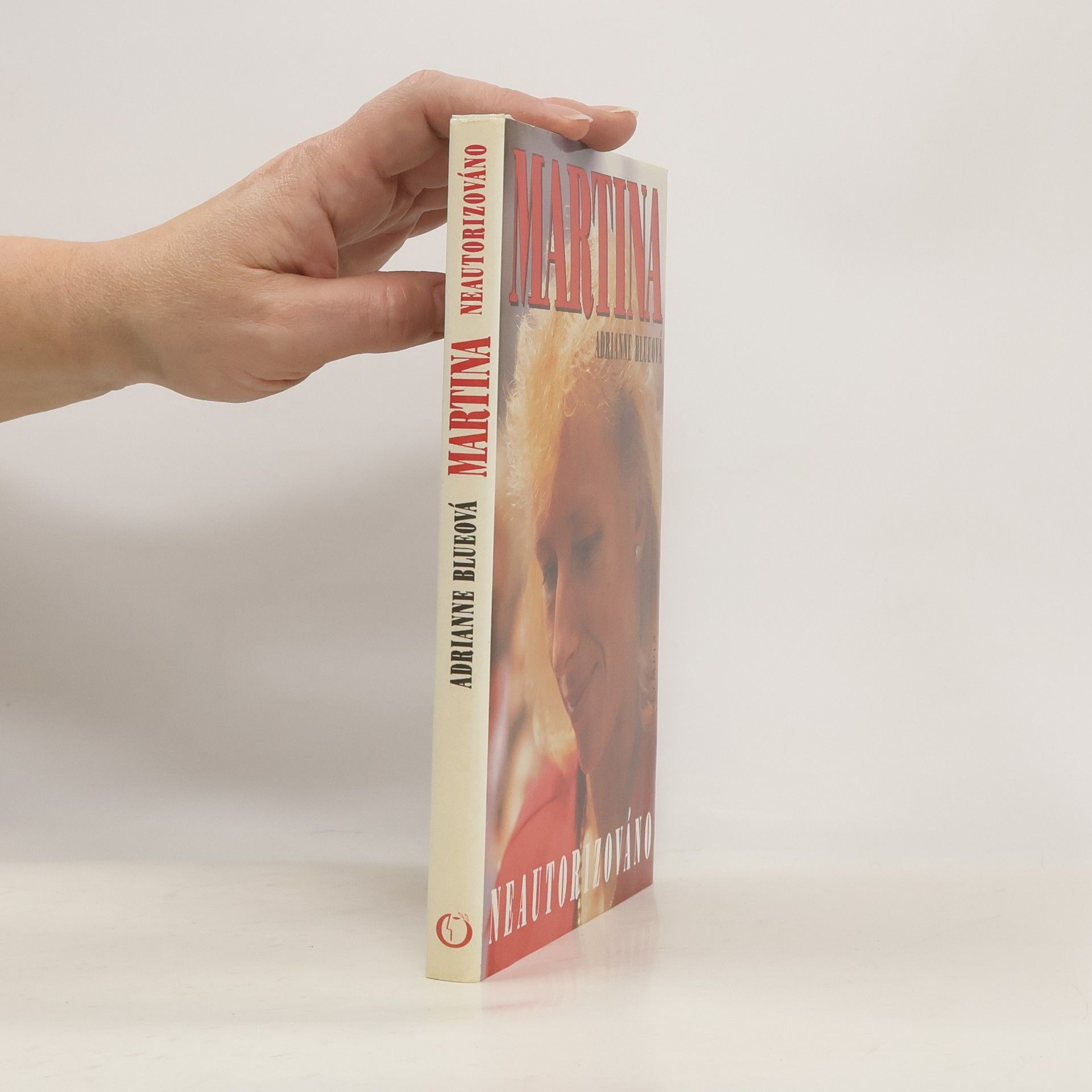 Adrianne Blue Martina. Neautorizováno