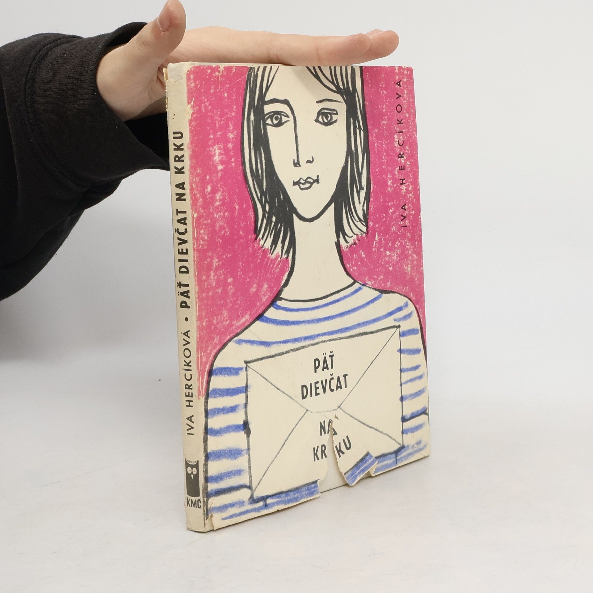 Pať dievčat na krku