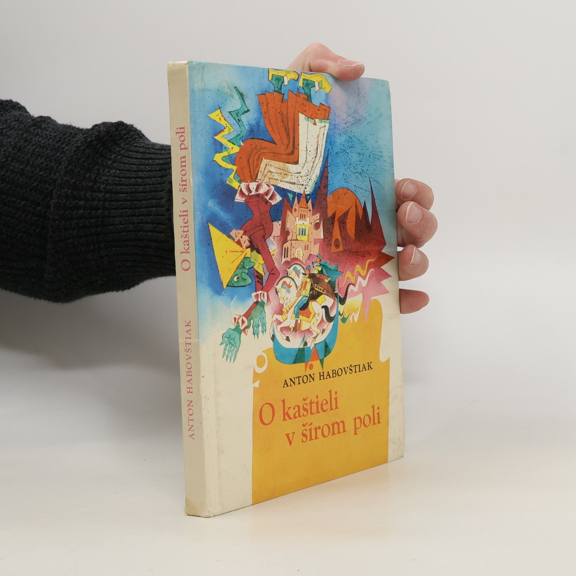 O kaštieli v šírom poli