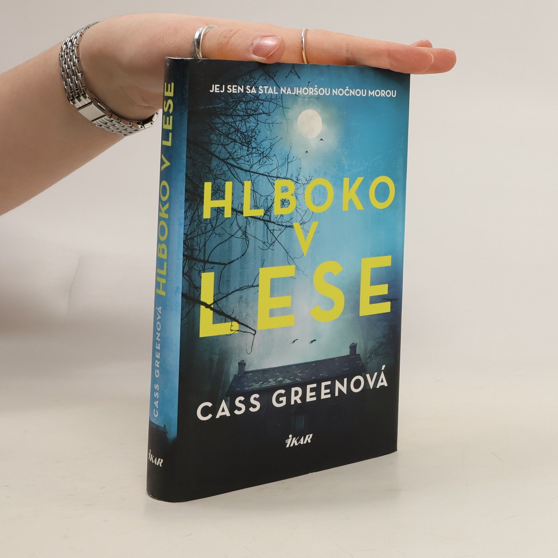 Cass Green Hlboko v lese