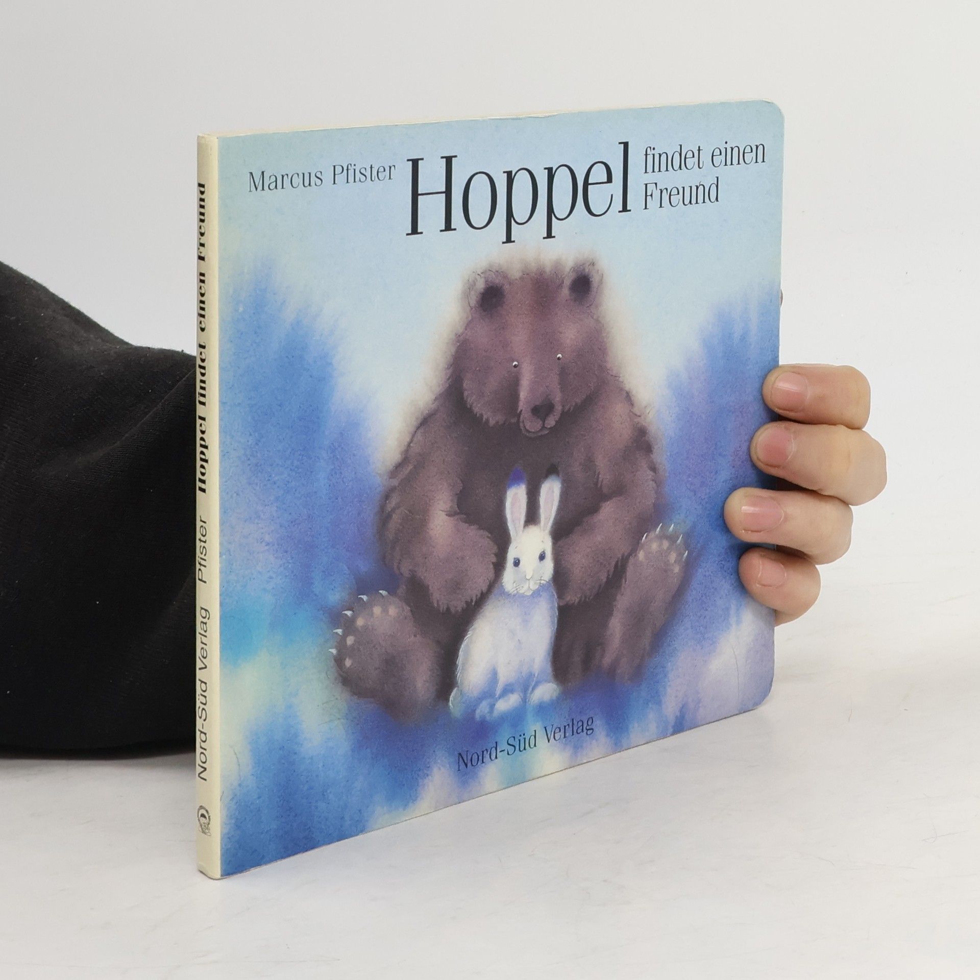 Marcus Pfister Hoppel findet einen Freund