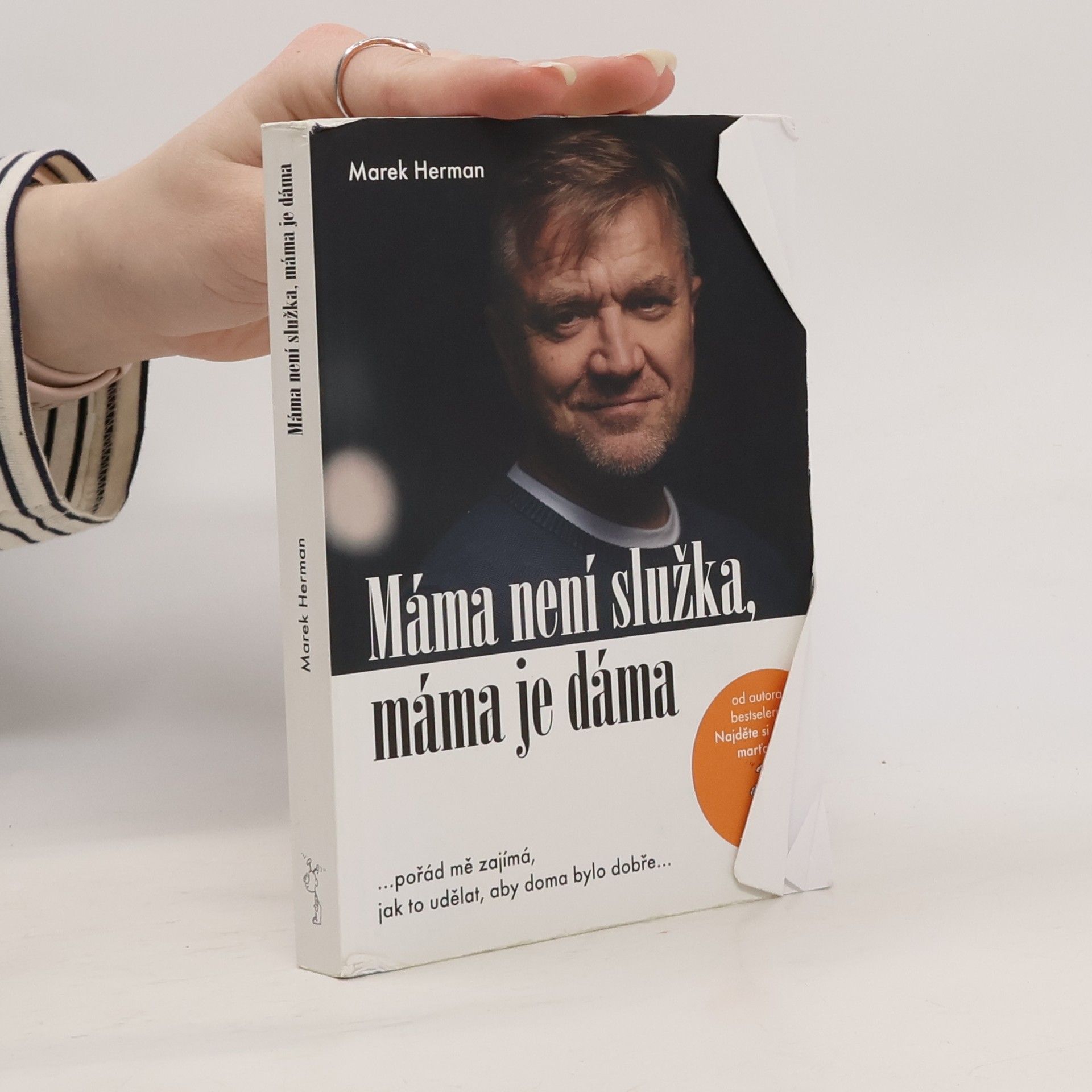 Marek Herman Máma není služka, máma je dáma