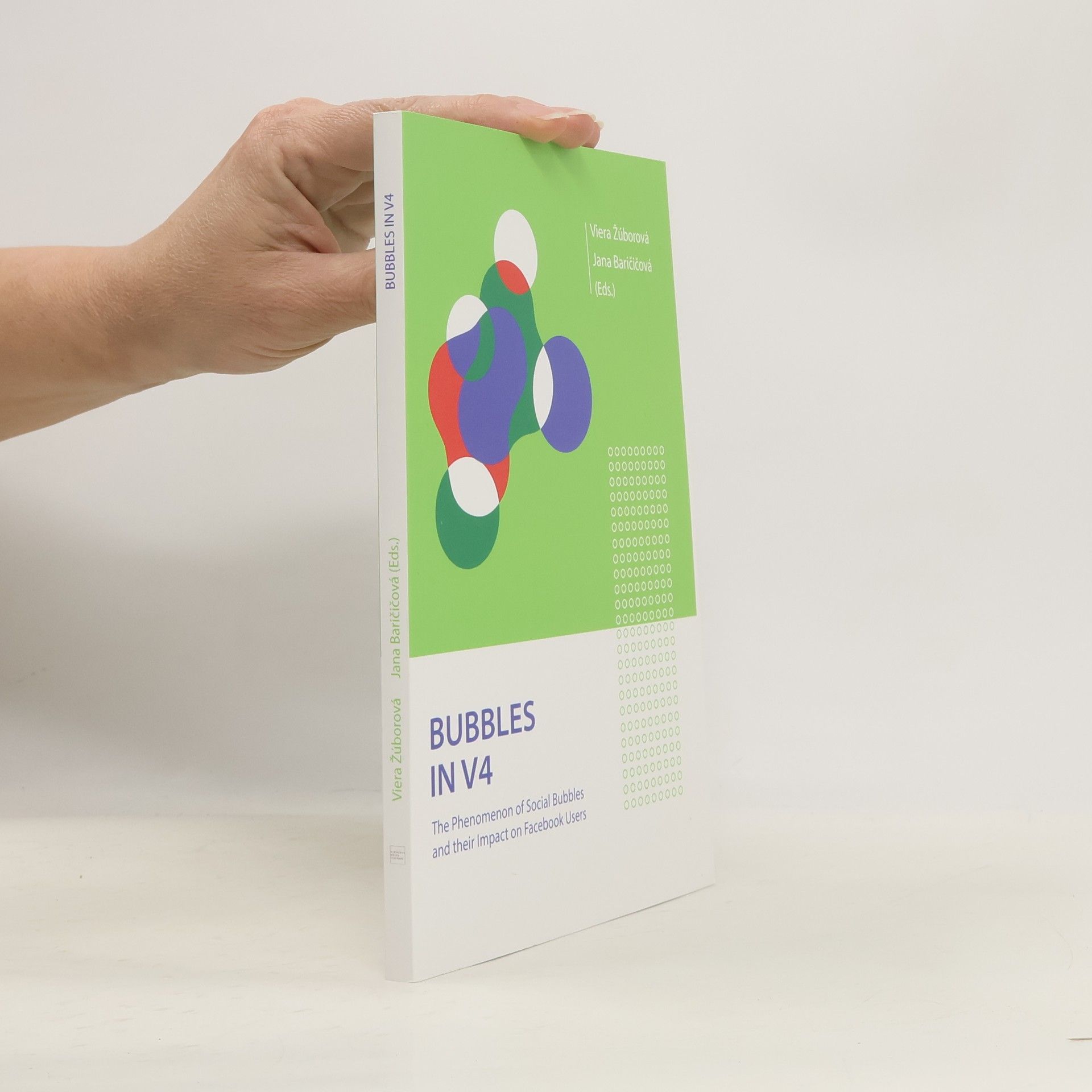 Viera Žúborová Bubbles in V4