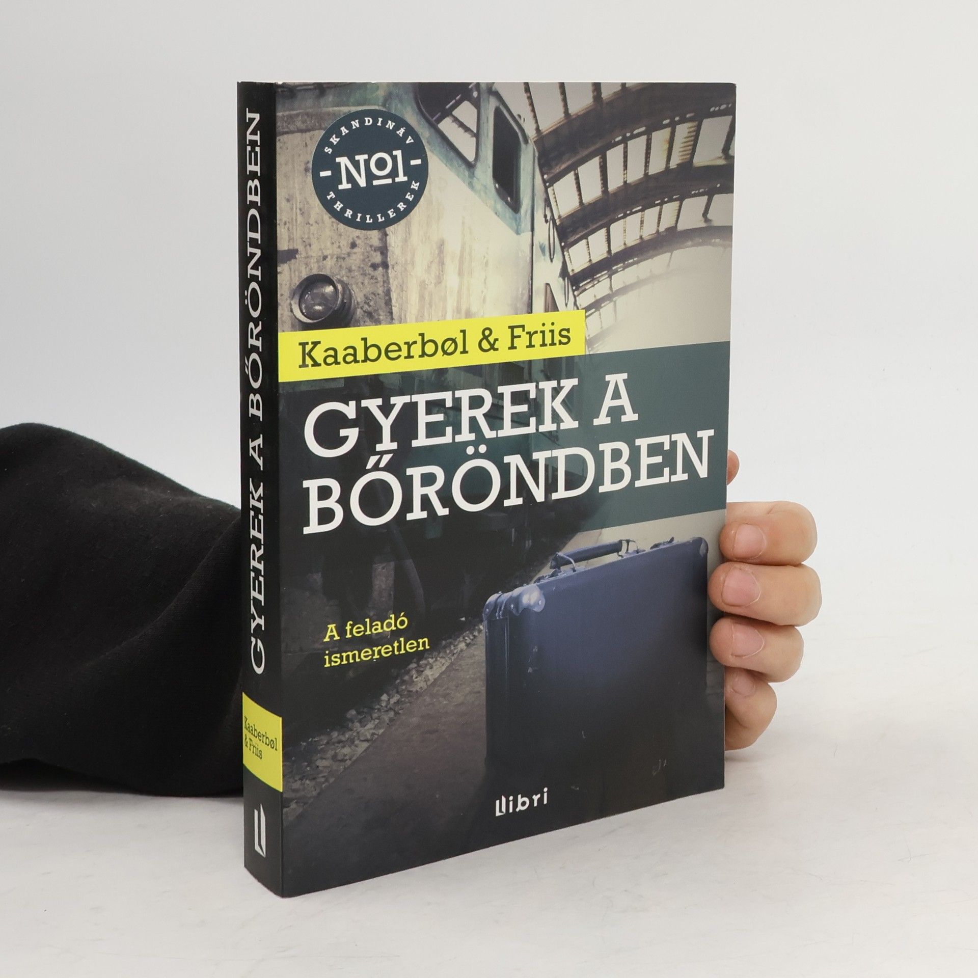 Gyerek a bőröndben