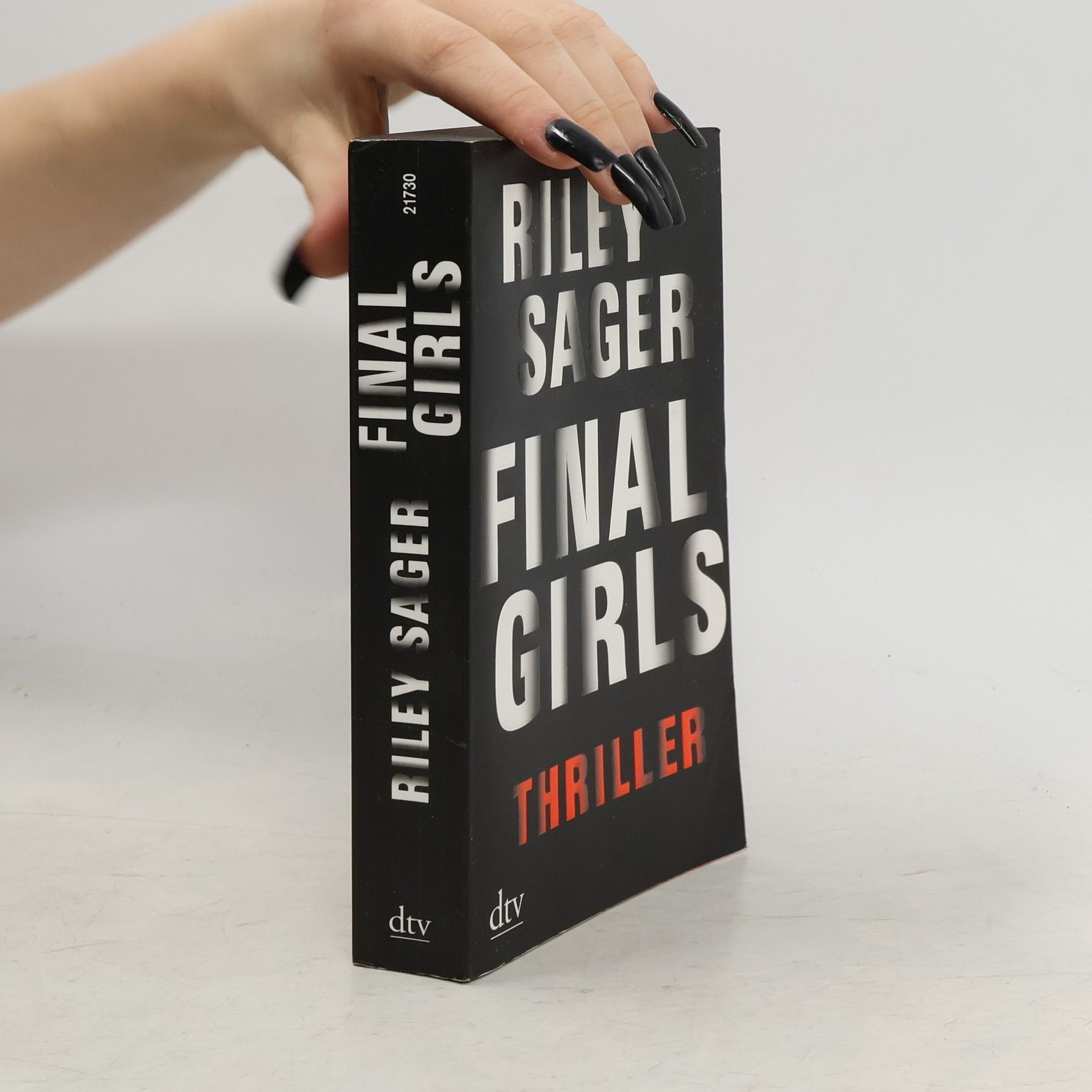 Riley Sager Final girls