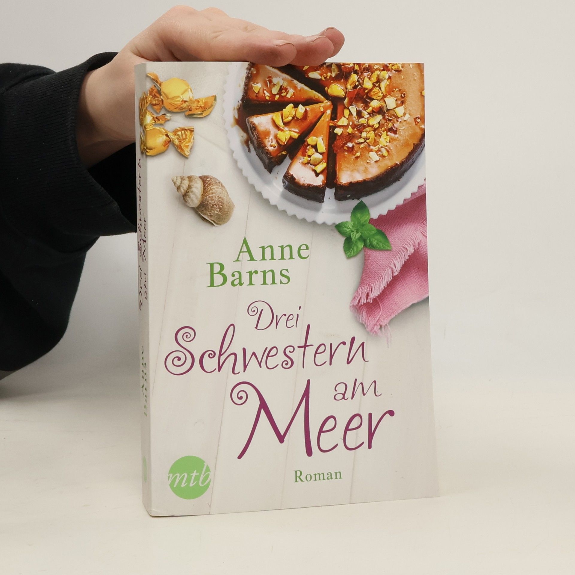 Drei Schwestern am Meer