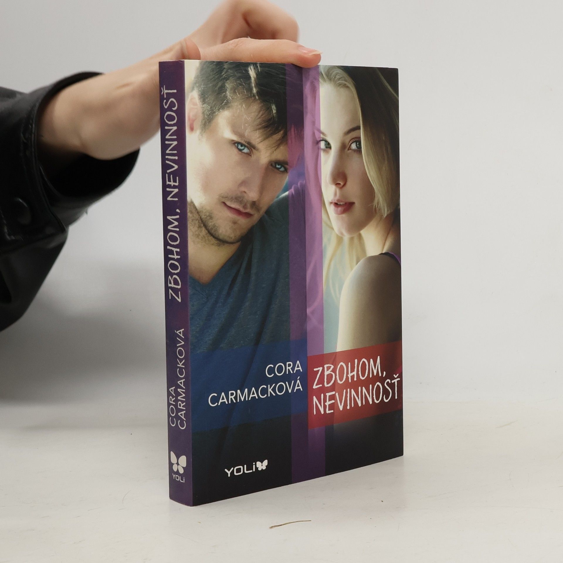 Cora Carmack Zbohom, nevinnosť