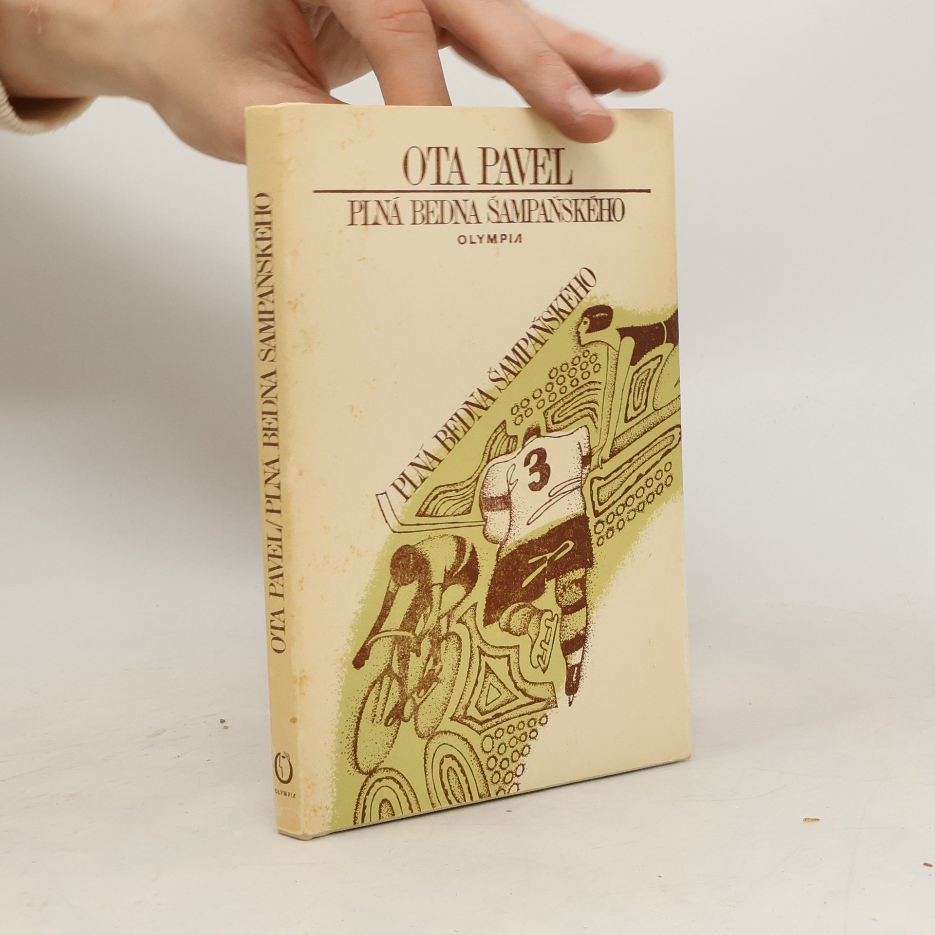 Plná bedna šampaňského