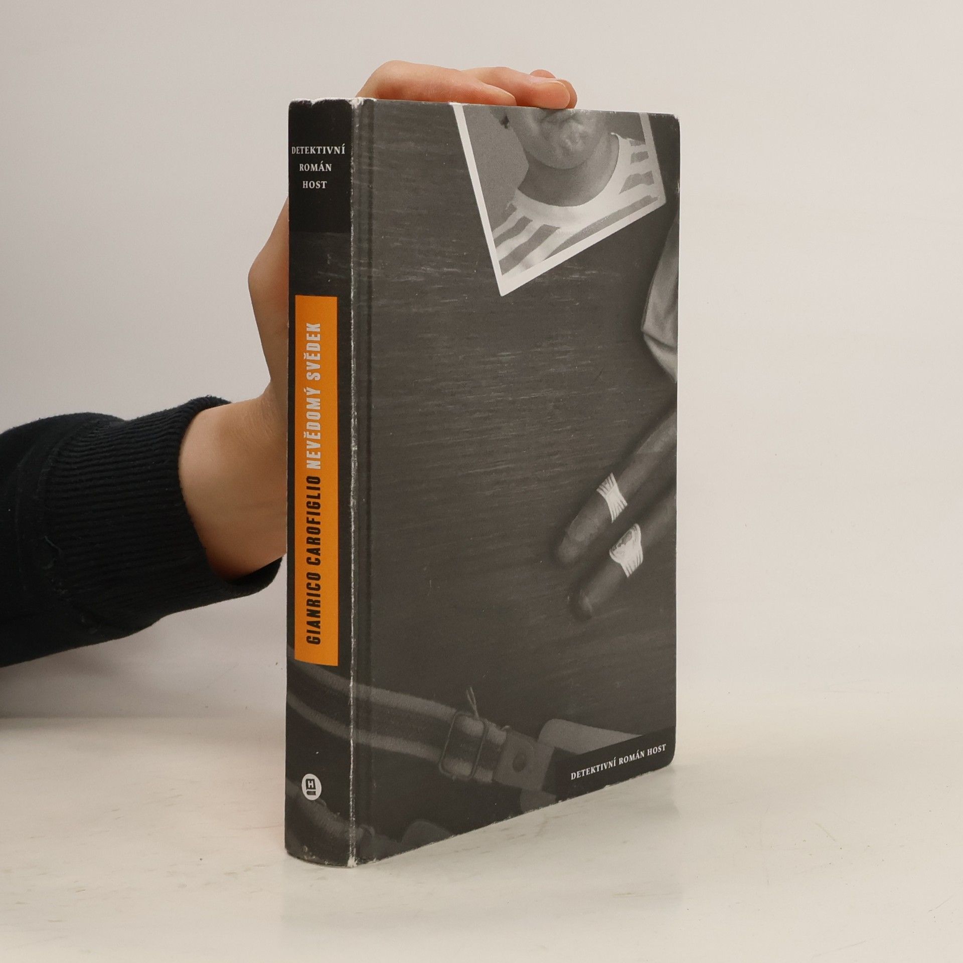 Gianrico Carofiglio Nevědomý svědek