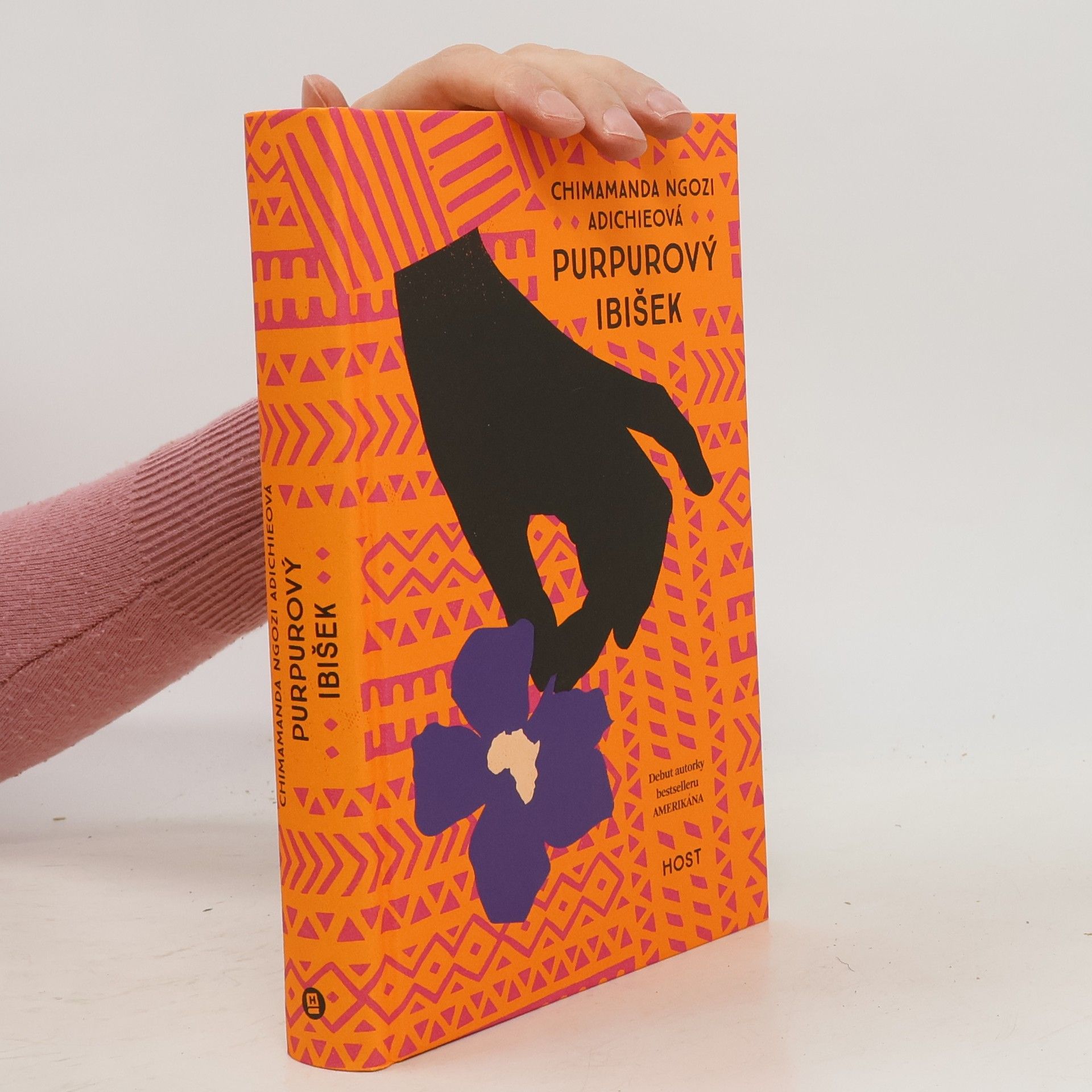 Chi­ma­man­da Ngo­zi Adi­chieová Purpurový ibišek