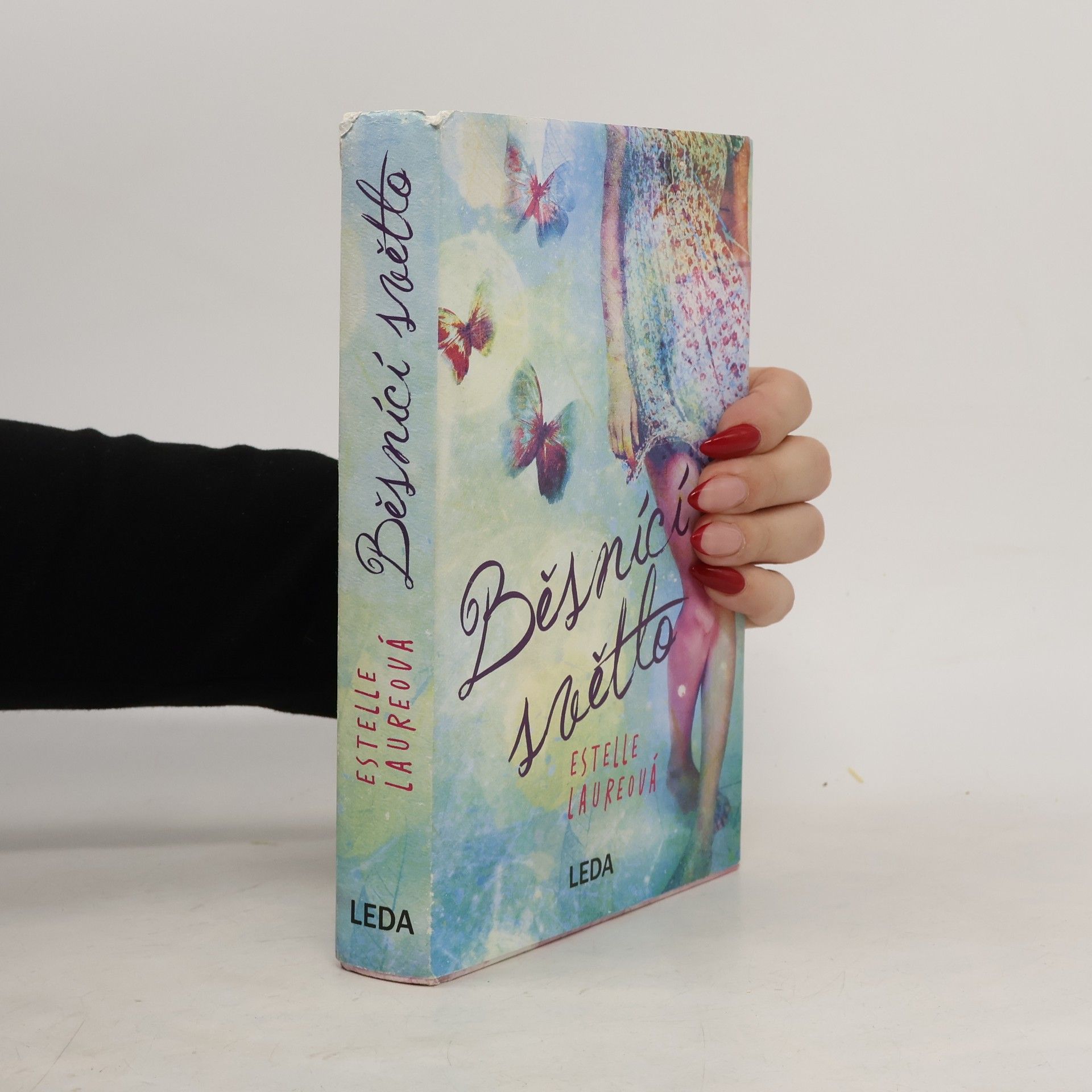 Estelle Laure Běsnící světlo