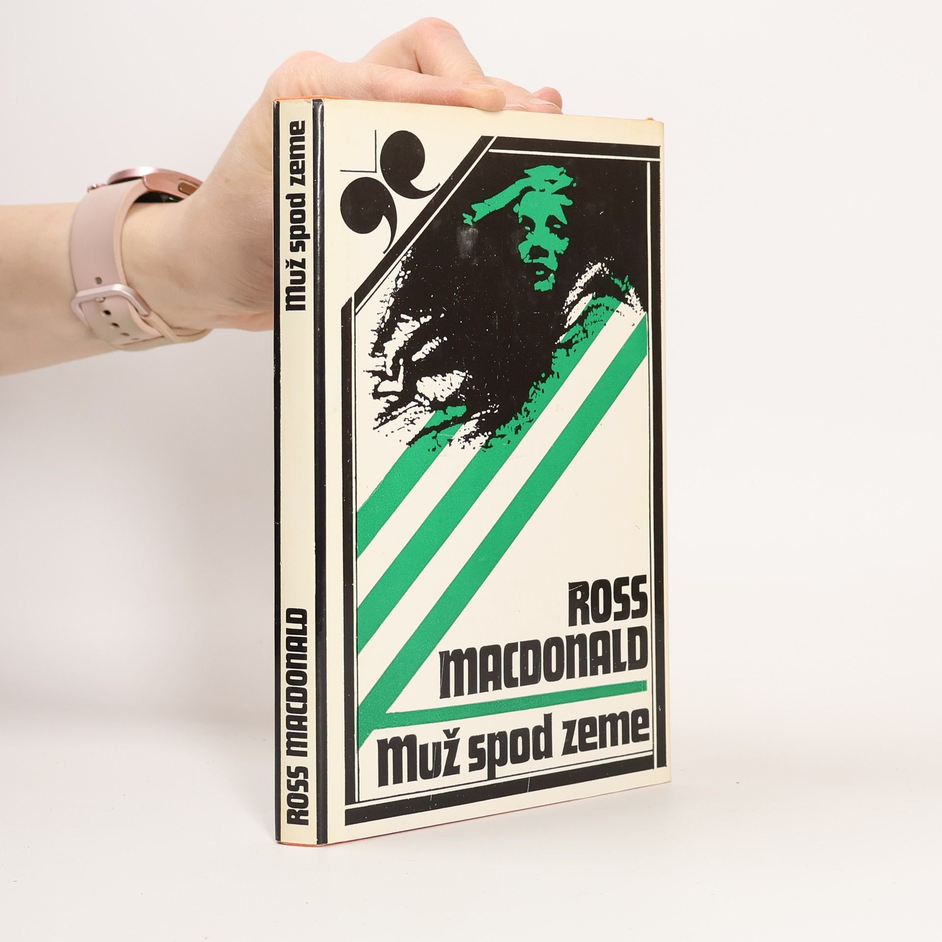 Ross Macdonald Muž spod zeme