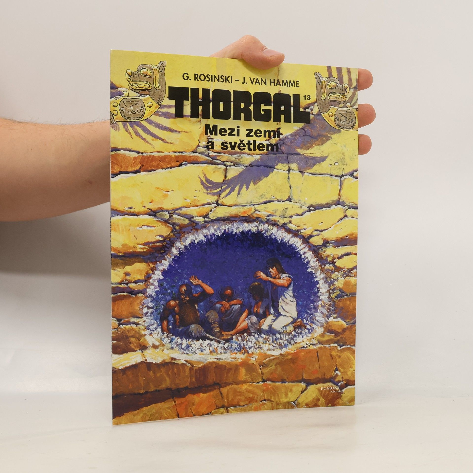 Jean van Hamme Mezi zemí a světlem