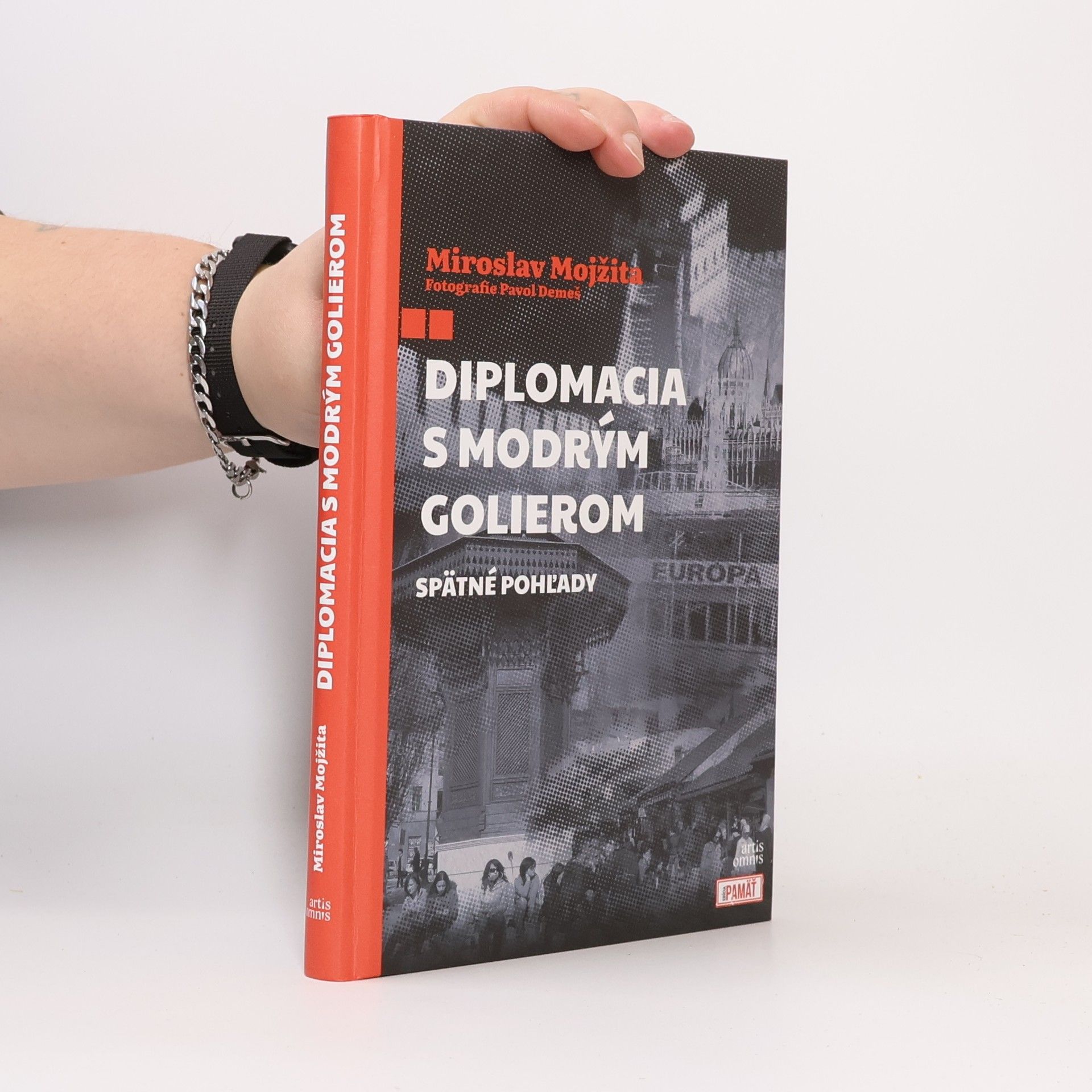 Pavol Demeš Diplomacia s modrým golierom. Spätné pohľady