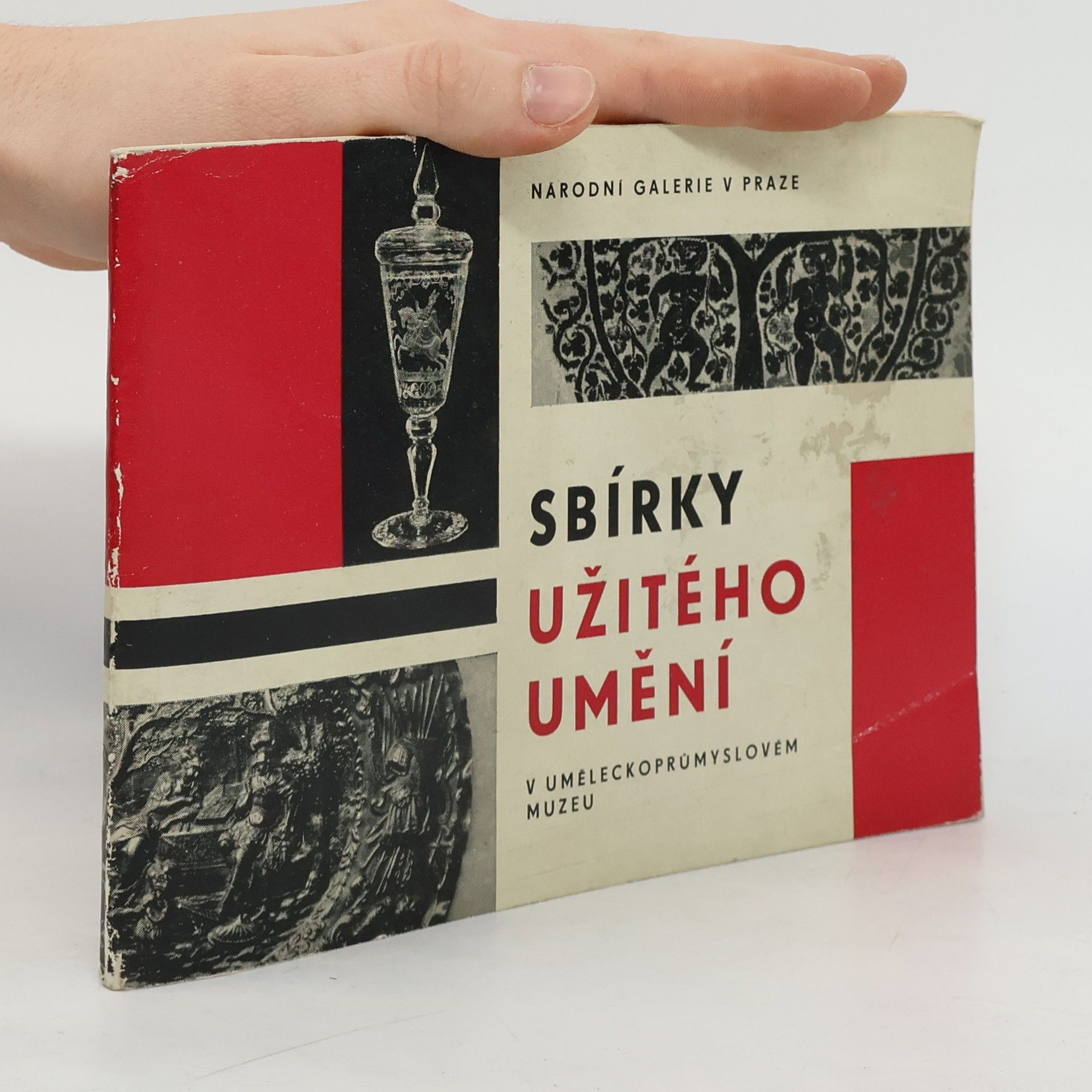 Jarmila Brožová Sbírky užitého umění v Uměleckoprůmyslovém muzeu