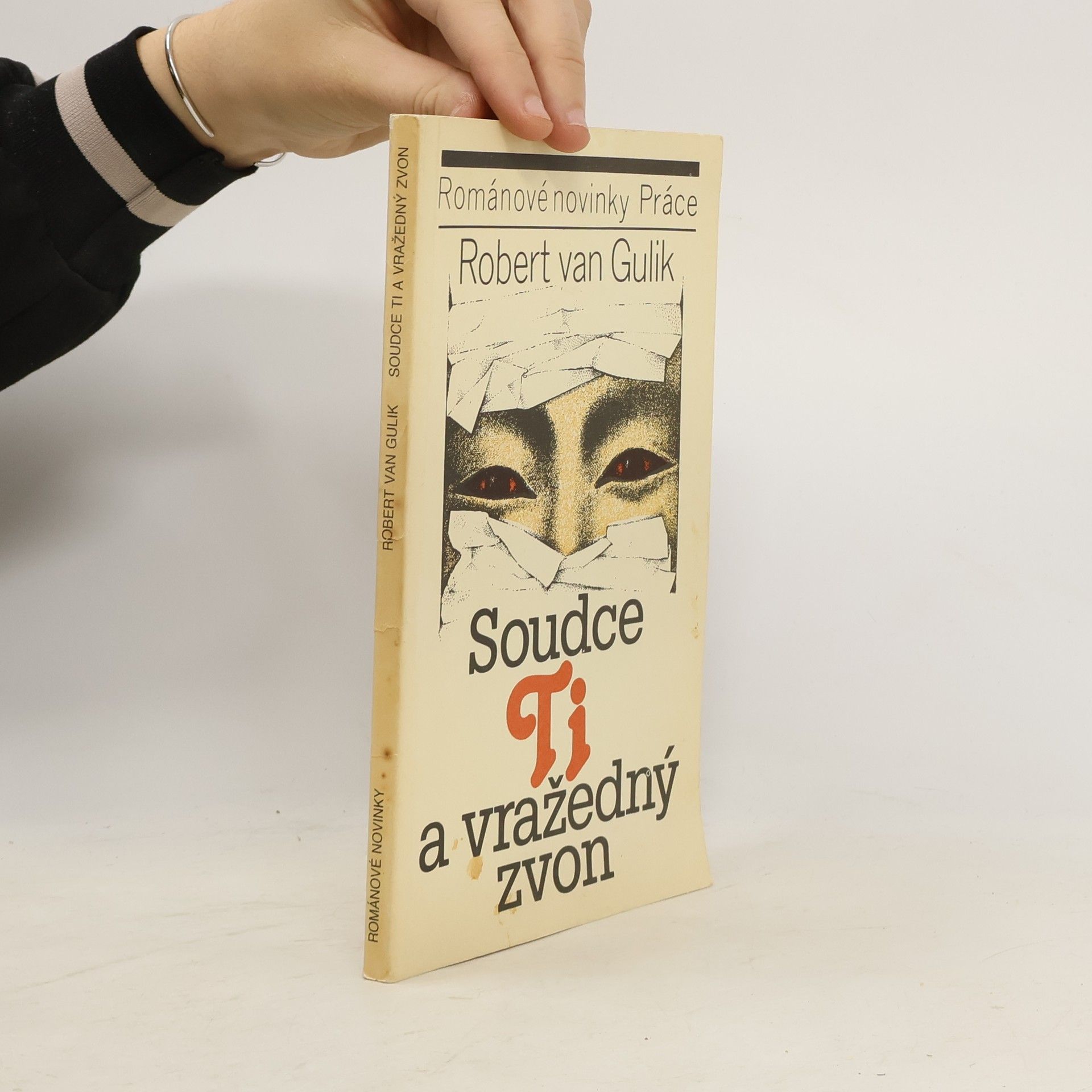 Robert van Gulik Soudce Ti a vražedný zvon