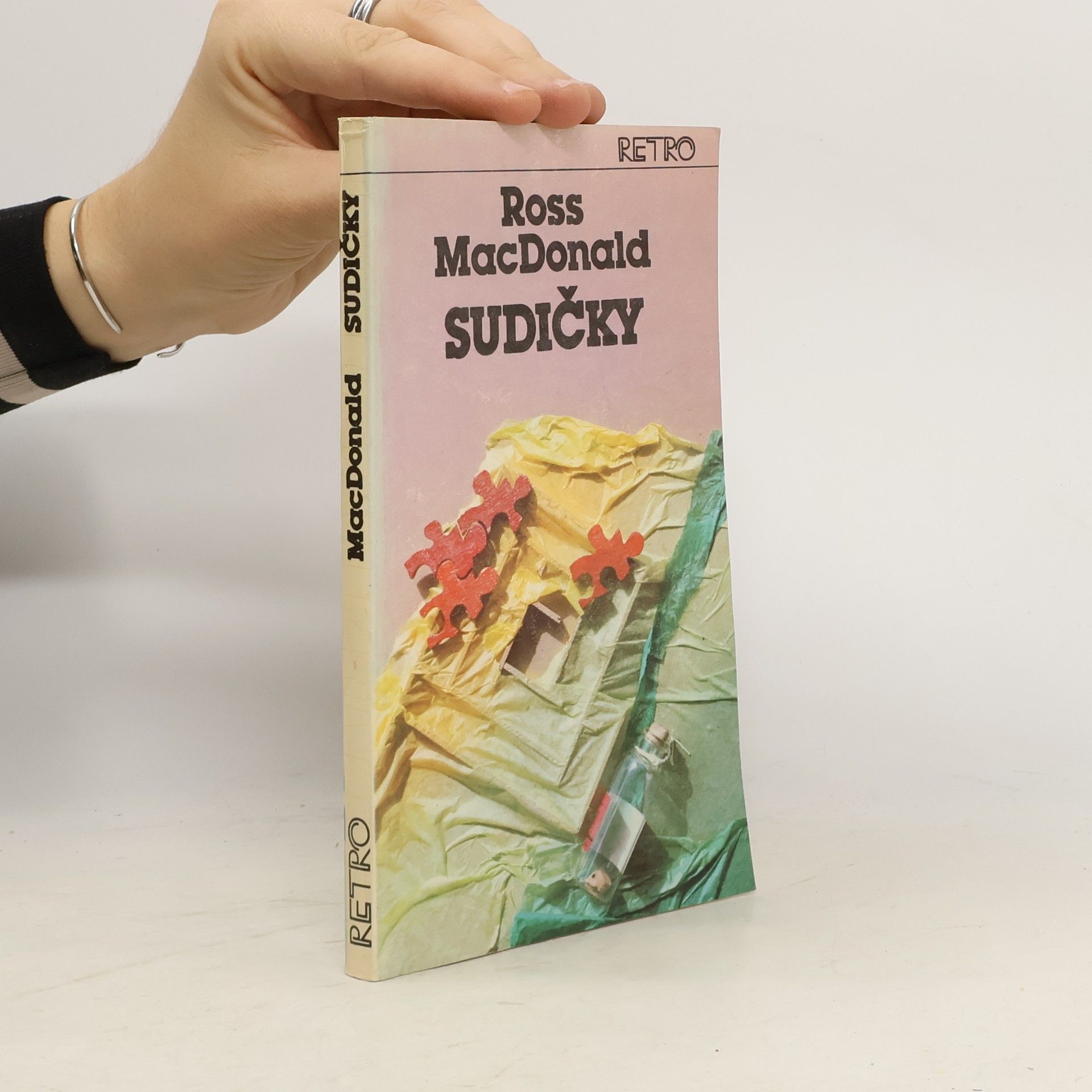 Ross Macdonald Sudičky