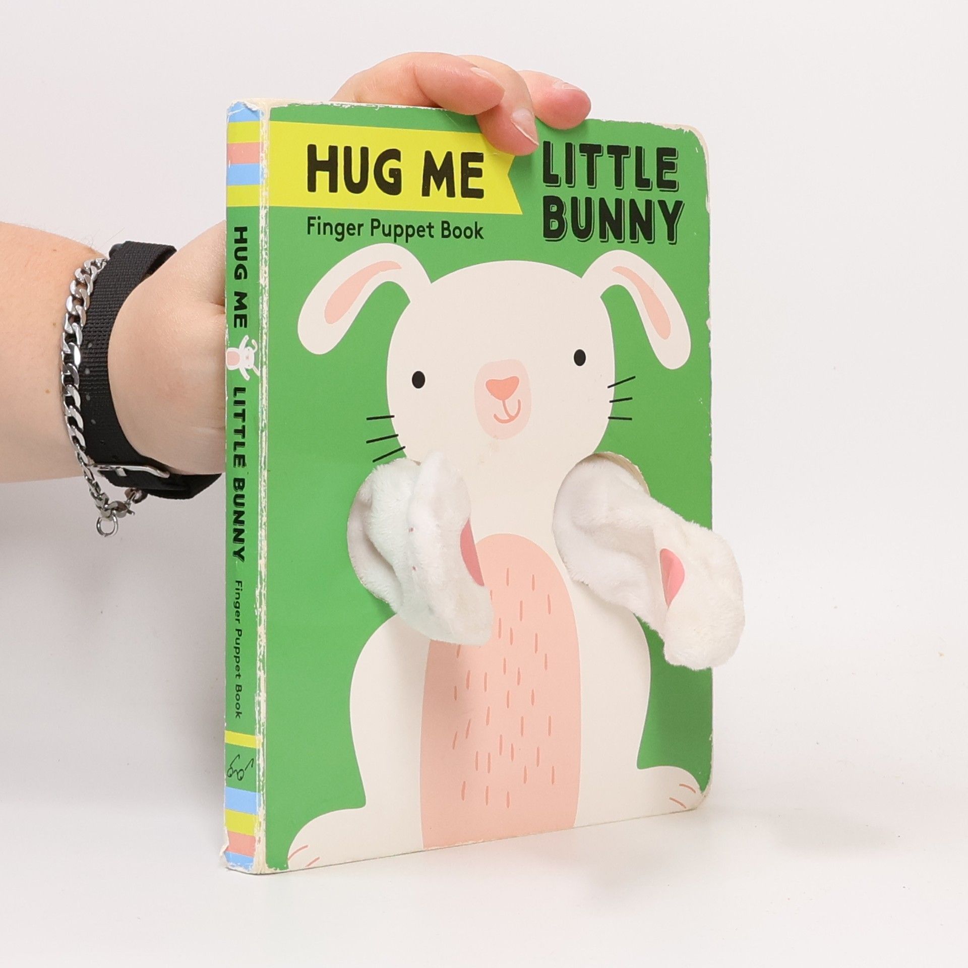 Chronicle Books Hug Me Little Bunny