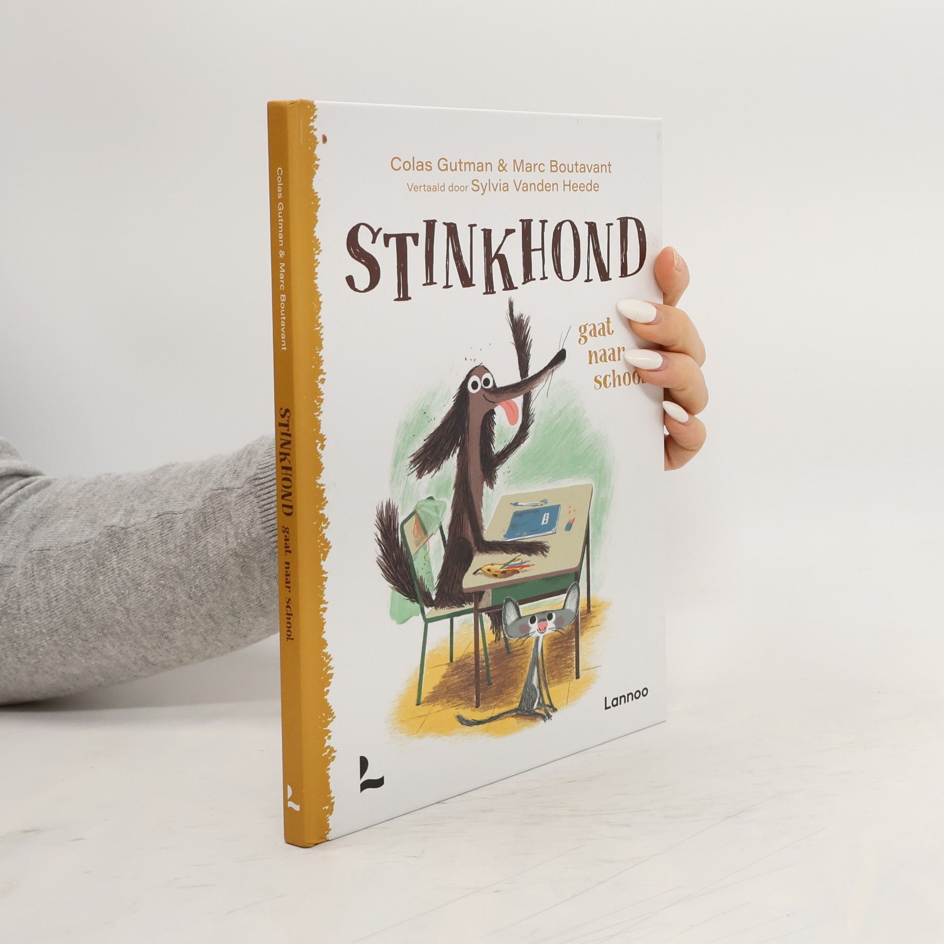 Stinkhond gaat naar school