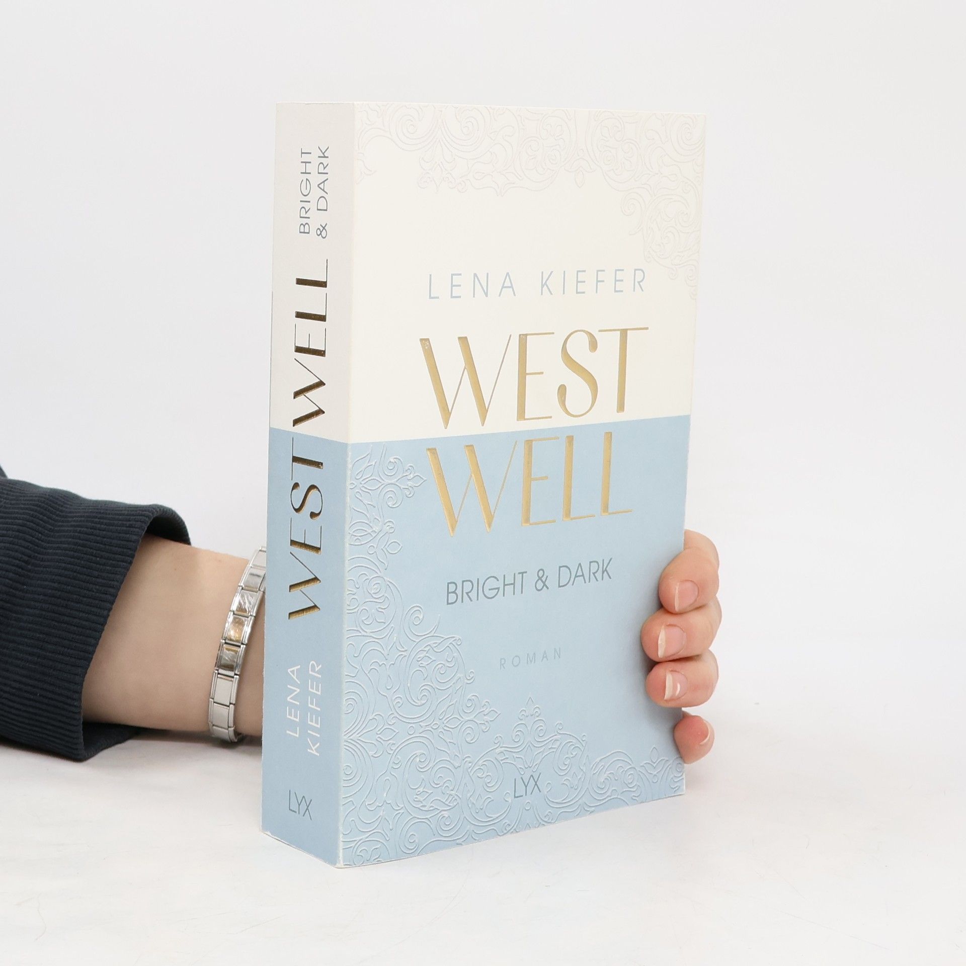 Lena Kiefer Westwell. Bright & Dark