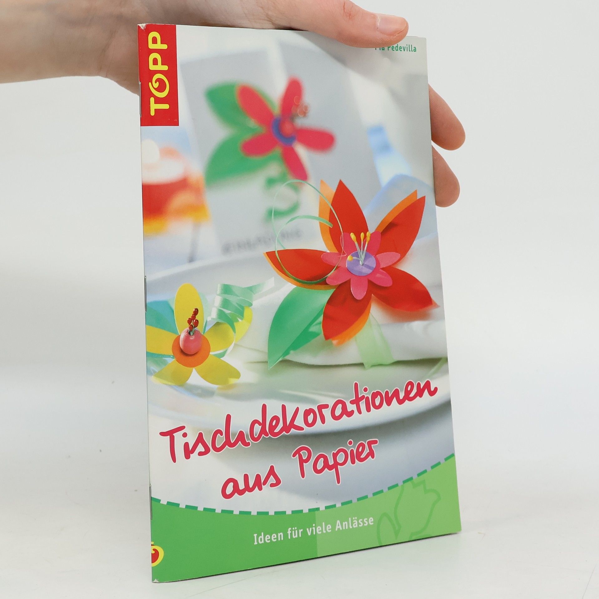 Pia Pedevilla Tischdekorationen aus Papier