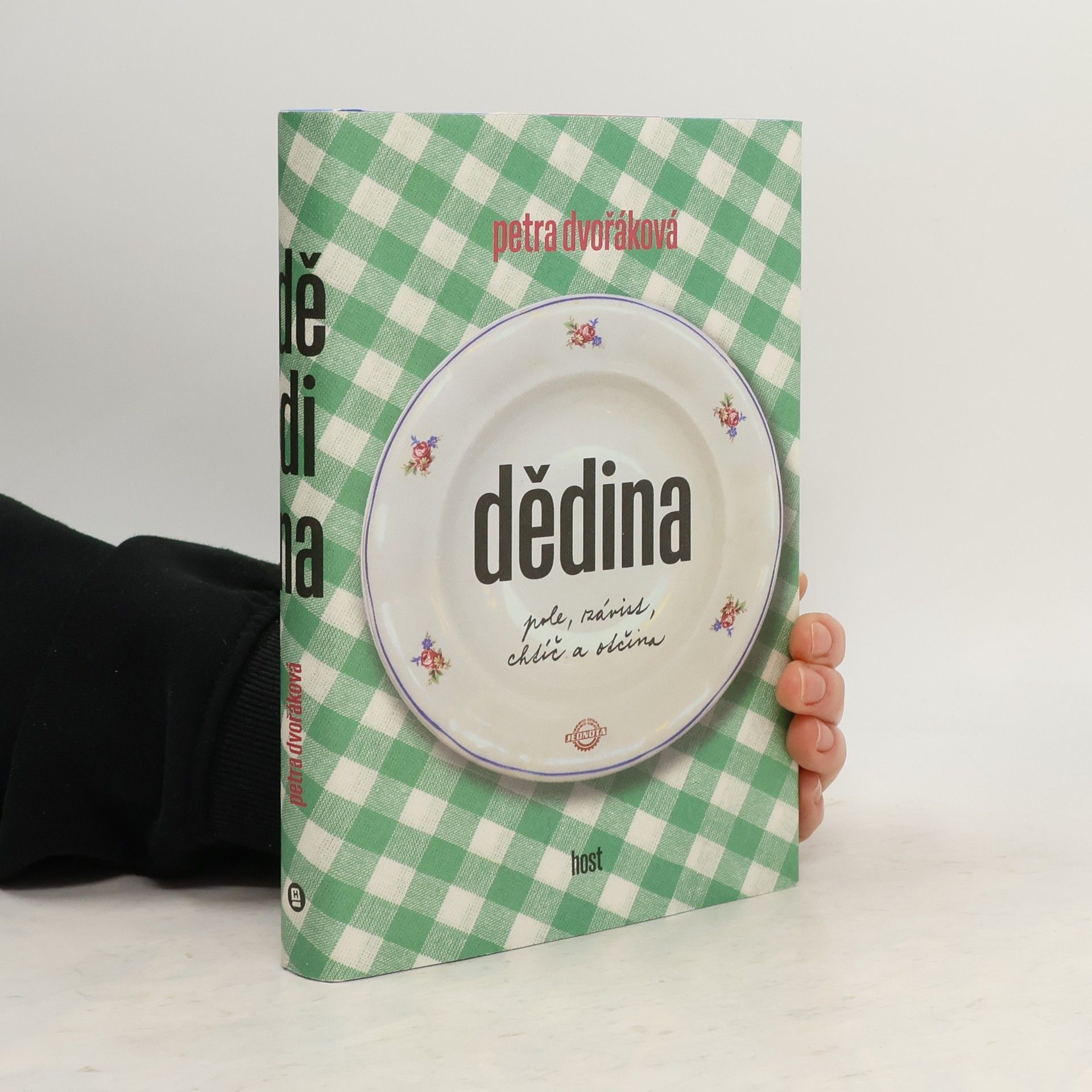 Petra Dvořáková Dědina: pole, závist, chtíč a otčina