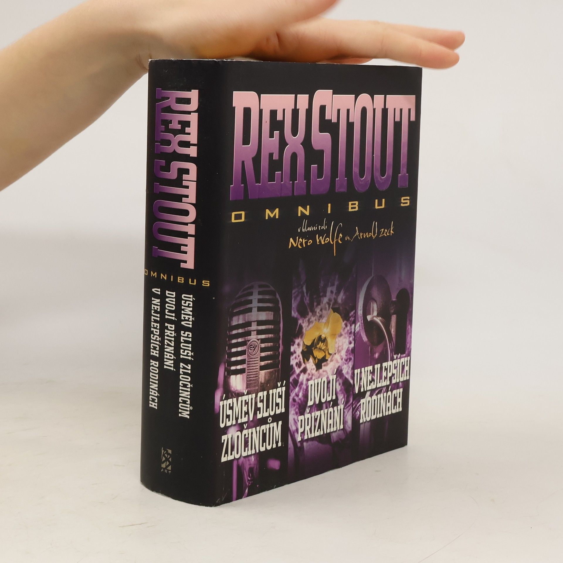 Úsměv sluší zločincům. Dvojí přiznání. V nejlepších rodinách.