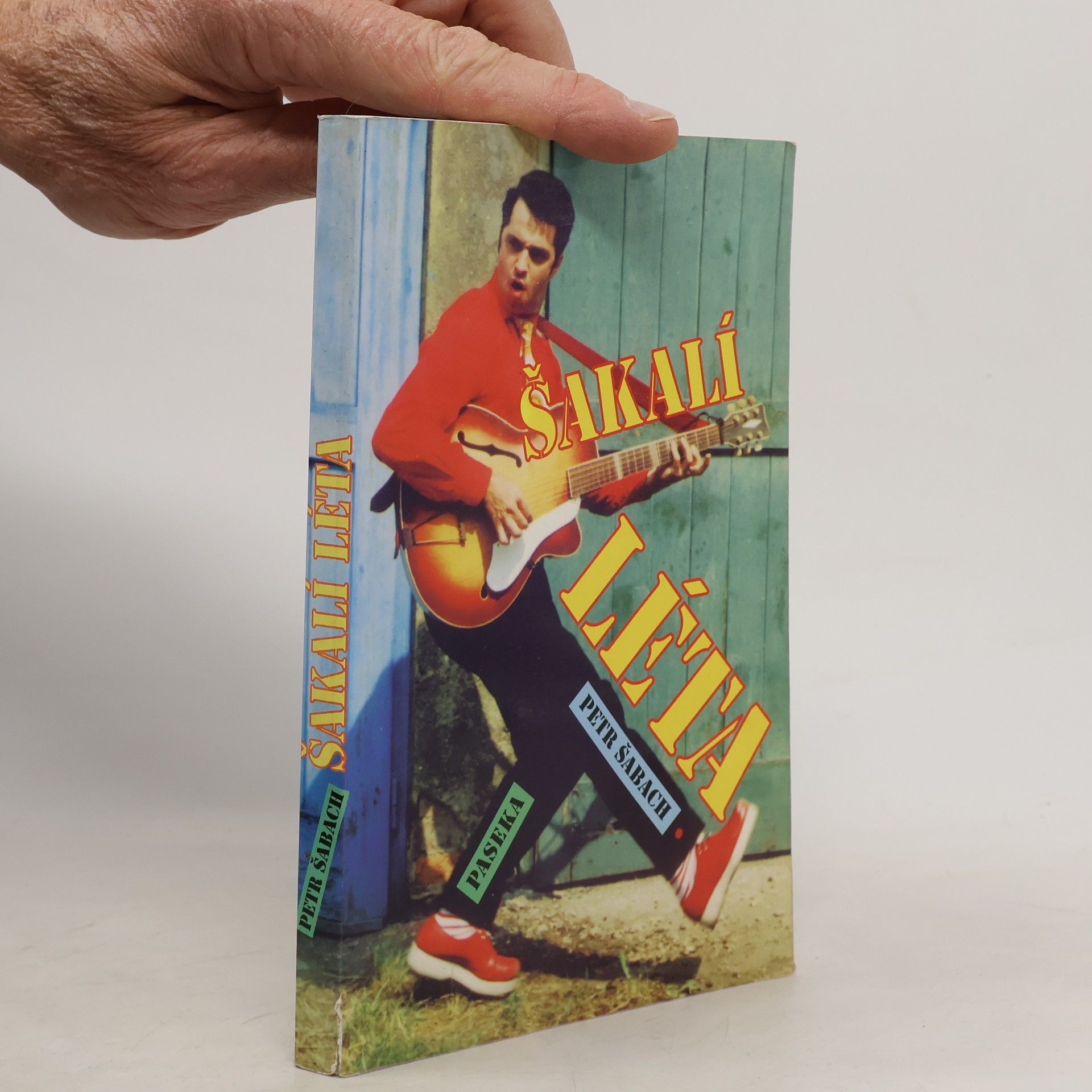 Petr Šabach Šakalí léta